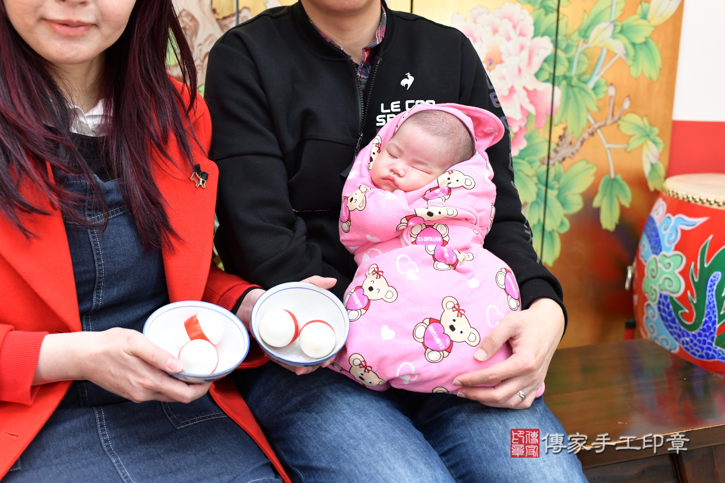 小潔寶寶(台北市大同區嬰兒寶寶滿月剃頭理髮、嬰兒剃胎毛儀式吉祥話)。中國風會場，爸媽寶貝穿「日中韓」古裝禮服。專業拍照、證書。★購買「臍帶章、肚臍章、胎毛筆刷印章」贈送：剃頭、收涎、抓周，三選一。2024.12.22，照片7