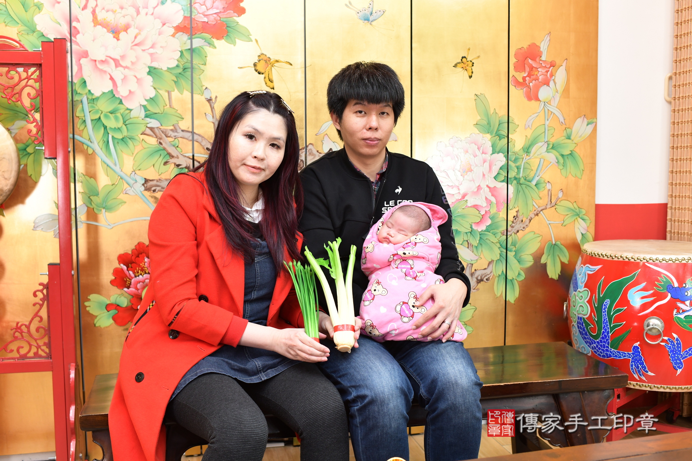 小潔寶寶(台北市大同區嬰兒寶寶滿月剃頭理髮、嬰兒剃胎毛儀式吉祥話)。中國風會場，爸媽寶貝穿「日中韓」古裝禮服。專業拍照、證書。★購買「臍帶章、肚臍章、胎毛筆刷印章」贈送：剃頭、收涎、抓周，三選一。2024.12.22，照片14
