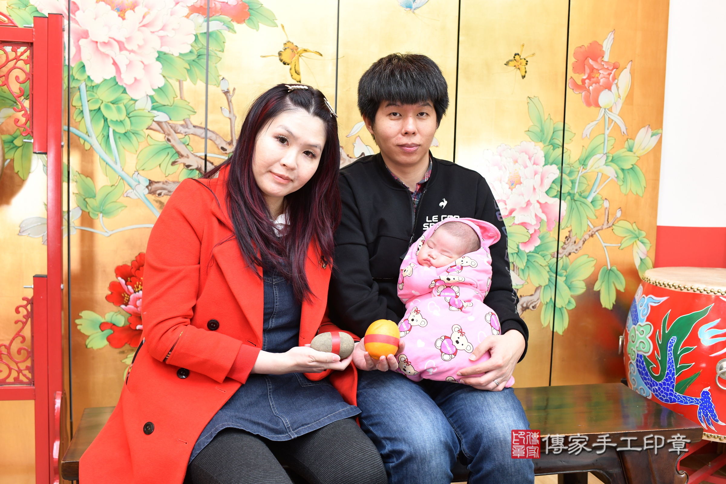 小潔寶寶(台北市大同區嬰兒寶寶滿月剃頭理髮、嬰兒剃胎毛儀式吉祥話)。中國風會場，爸媽寶貝穿「日中韓」古裝禮服。專業拍照、證書。★購買「臍帶章、肚臍章、胎毛筆刷印章」贈送：剃頭、收涎、抓周，三選一。2024.12.22，照片8