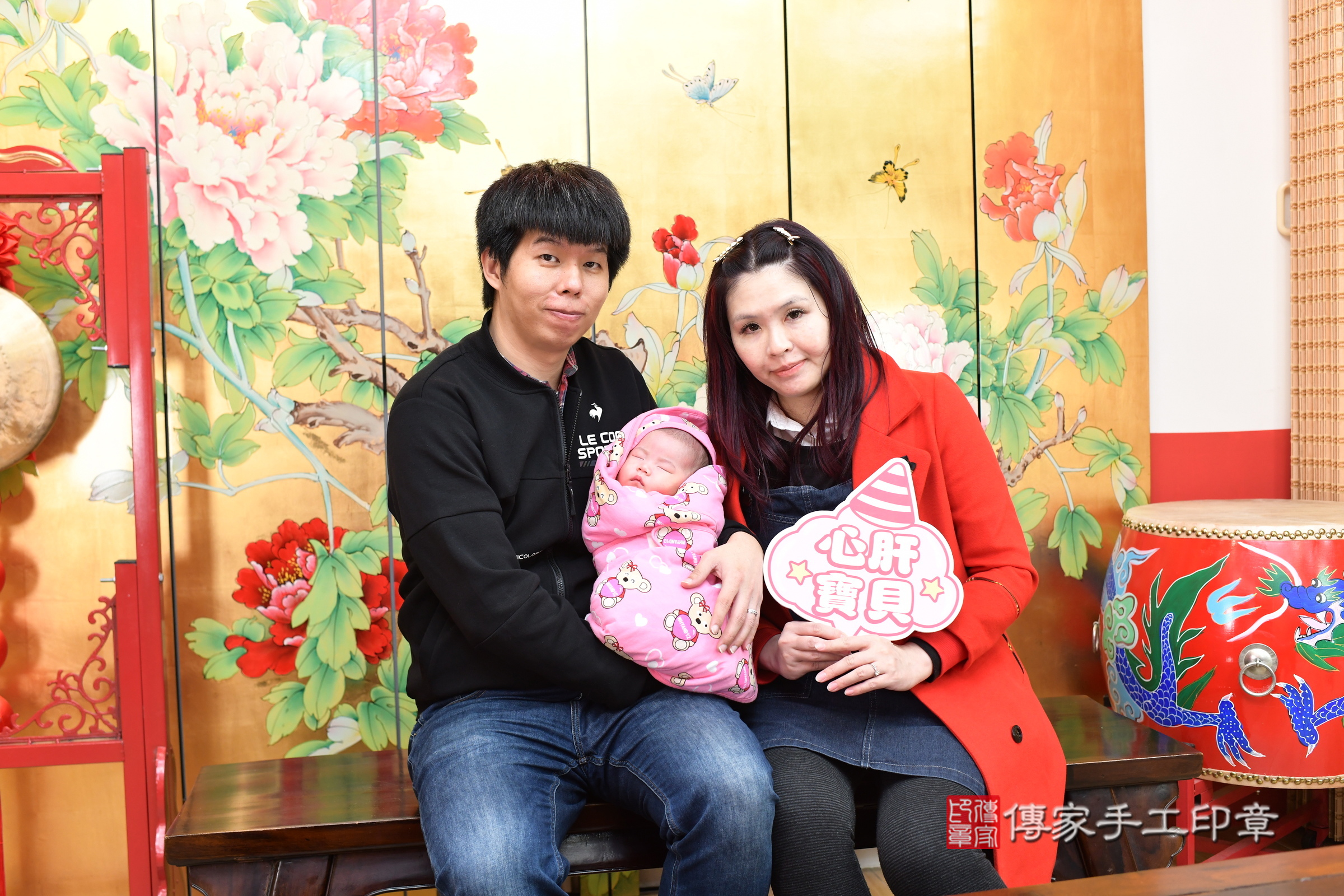 小潔寶寶(台北市大同區嬰兒寶寶滿月剃頭理髮、嬰兒剃胎毛儀式吉祥話)。中國風會場，爸媽寶貝穿「日中韓」古裝禮服。專業拍照、證書。★購買「臍帶章、肚臍章、胎毛筆刷印章」贈送：剃頭、收涎、抓周，三選一。2024.12.22，照片3