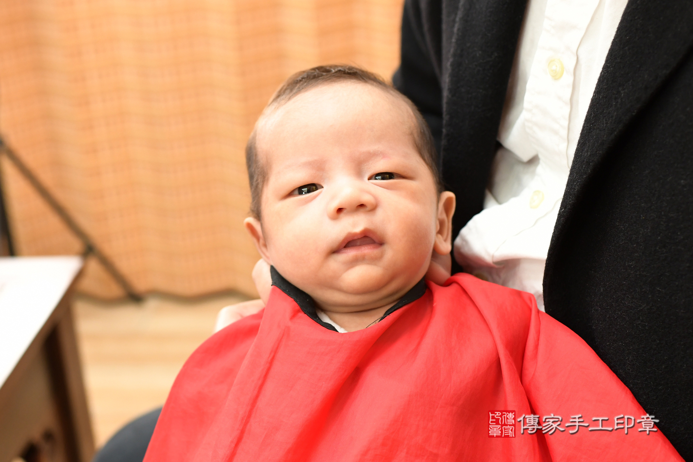 睿睿寶寶(台北市大同區嬰兒寶寶滿月剃頭理髮、嬰兒剃胎毛儀式吉祥話)。中國風會場，爸媽寶貝穿「日中韓」古裝禮服。專業拍照、證書。★購買「臍帶章、肚臍章、胎毛筆刷印章」贈送：剃頭、收涎、抓周，三選一。2024.12.23，照片21