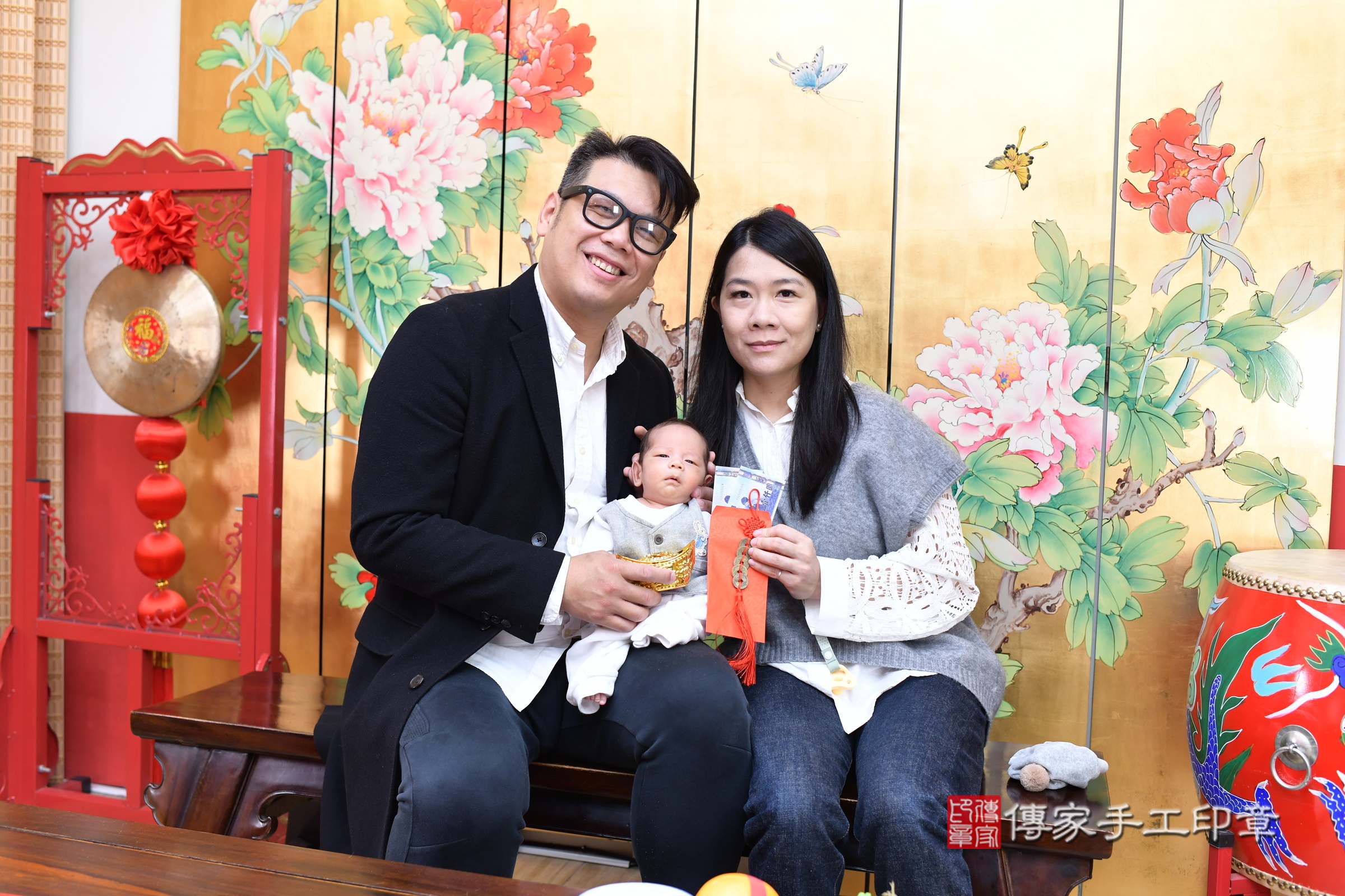 睿睿寶寶(台北市大同區嬰兒寶寶滿月剃頭理髮、嬰兒剃胎毛儀式吉祥話)。中國風會場，爸媽寶貝穿「日中韓」古裝禮服。專業拍照、證書。★購買「臍帶章、肚臍章、胎毛筆刷印章」贈送：剃頭、收涎、抓周，三選一。2024.12.23，照片19