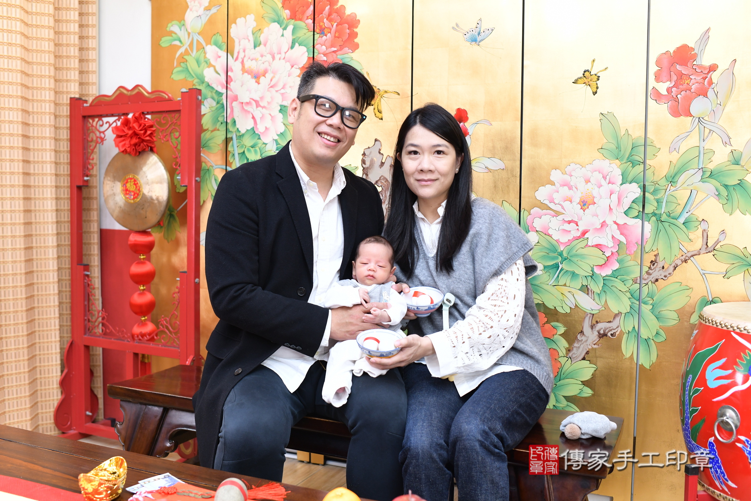 睿睿寶寶(台北市大同區嬰兒寶寶滿月剃頭理髮、嬰兒剃胎毛儀式吉祥話)。中國風會場，爸媽寶貝穿「日中韓」古裝禮服。專業拍照、證書。★購買「臍帶章、肚臍章、胎毛筆刷印章」贈送：剃頭、收涎、抓周，三選一。2024.12.23，照片7