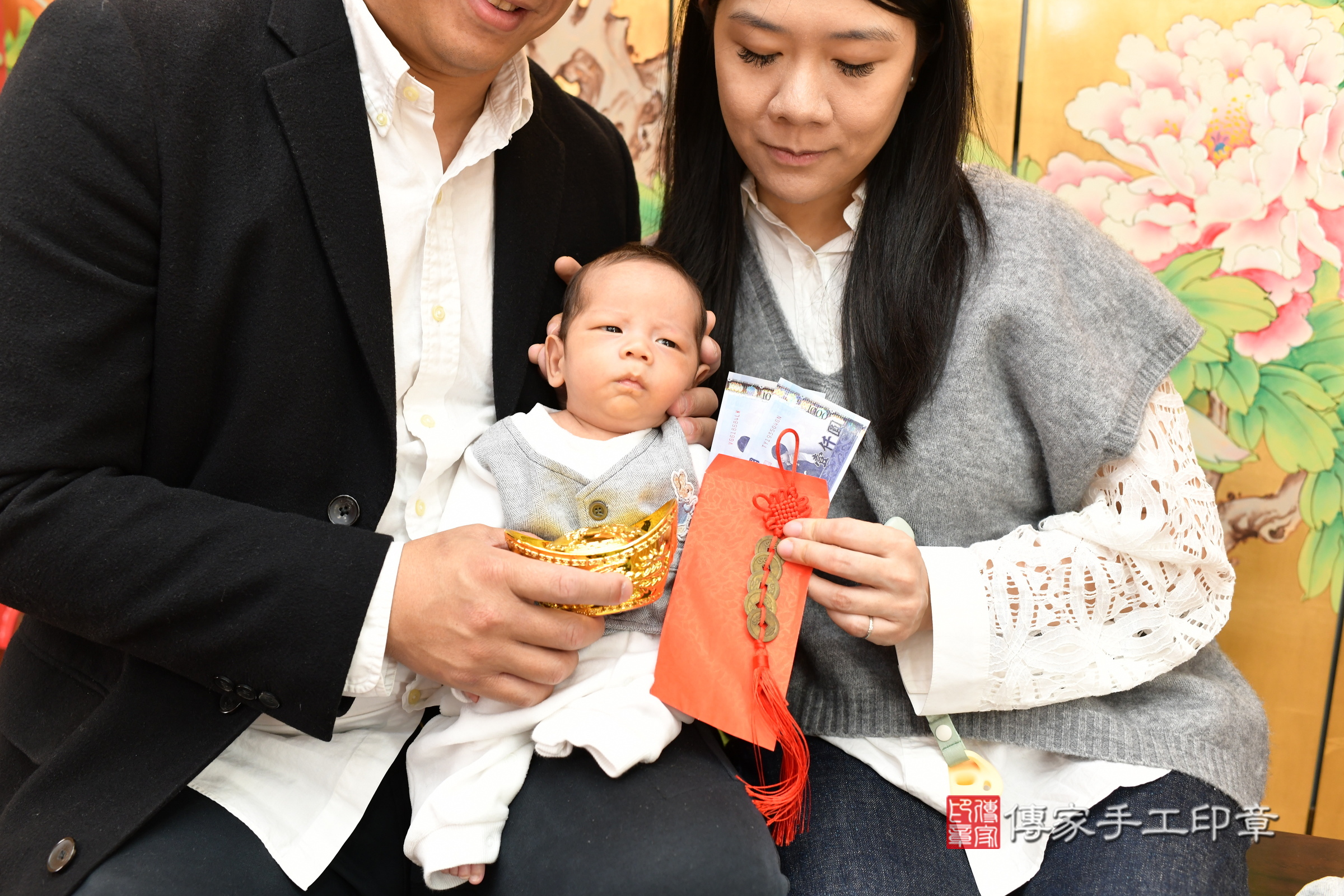 睿睿寶寶(台北市大同區嬰兒寶寶滿月剃頭理髮、嬰兒剃胎毛儀式吉祥話)。中國風會場，爸媽寶貝穿「日中韓」古裝禮服。專業拍照、證書。★購買「臍帶章、肚臍章、胎毛筆刷印章」贈送：剃頭、收涎、抓周，三選一。2024.12.23，照片20