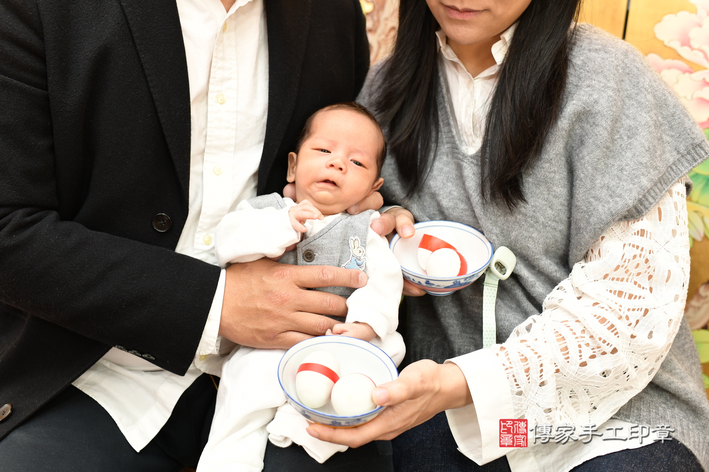 睿睿寶寶(台北市大同區嬰兒寶寶滿月剃頭理髮、嬰兒剃胎毛儀式吉祥話)。中國風會場，爸媽寶貝穿「日中韓」古裝禮服。專業拍照、證書。★購買「臍帶章、肚臍章、胎毛筆刷印章」贈送：剃頭、收涎、抓周，三選一。2024.12.23，照片8