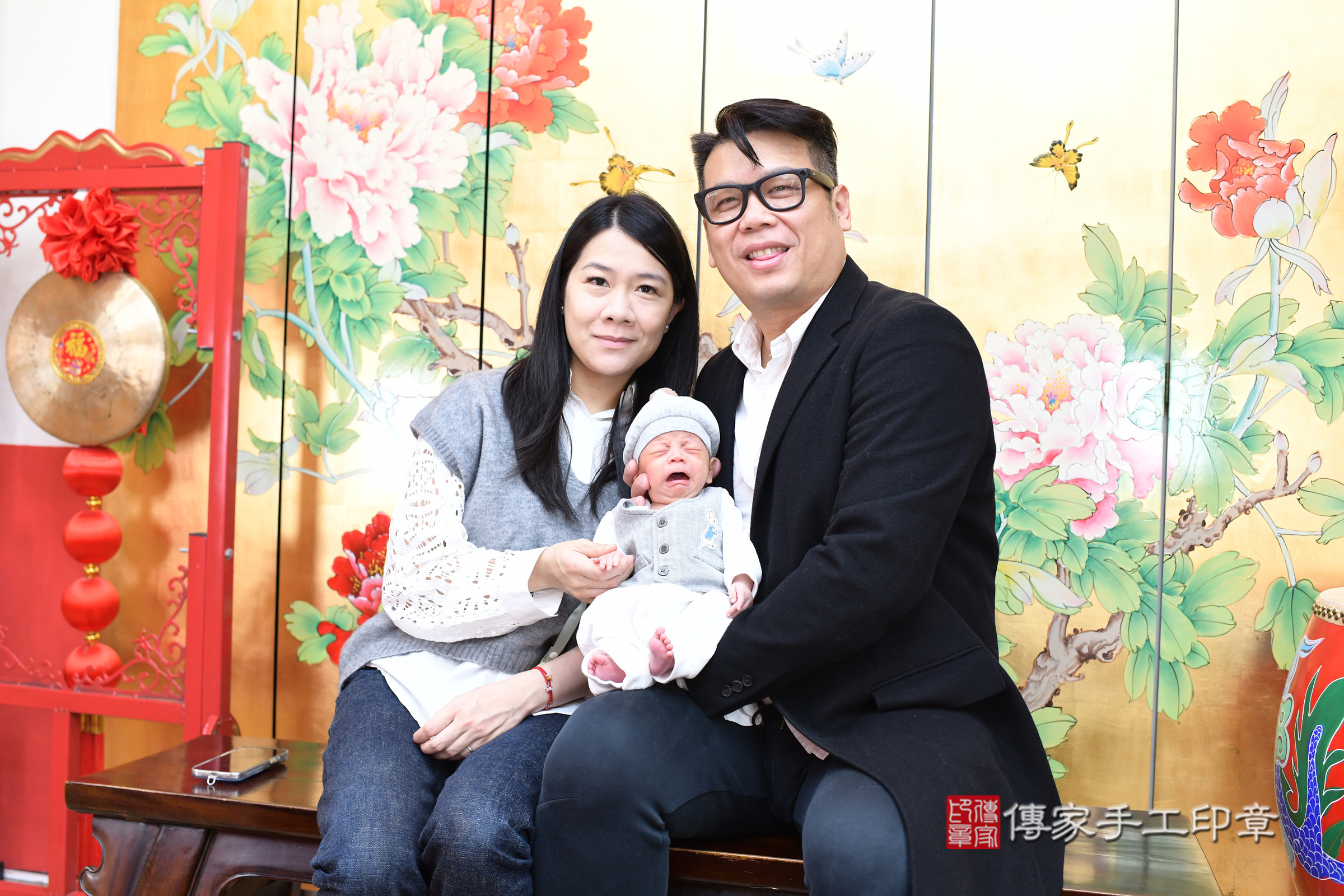睿睿寶寶(台北市大同區嬰兒寶寶滿月剃頭理髮、嬰兒剃胎毛儀式吉祥話)。中國風會場，爸媽寶貝穿「日中韓」古裝禮服。專業拍照、證書。★購買「臍帶章、肚臍章、胎毛筆刷印章」贈送：剃頭、收涎、抓周，三選一。2024.12.23，照片4