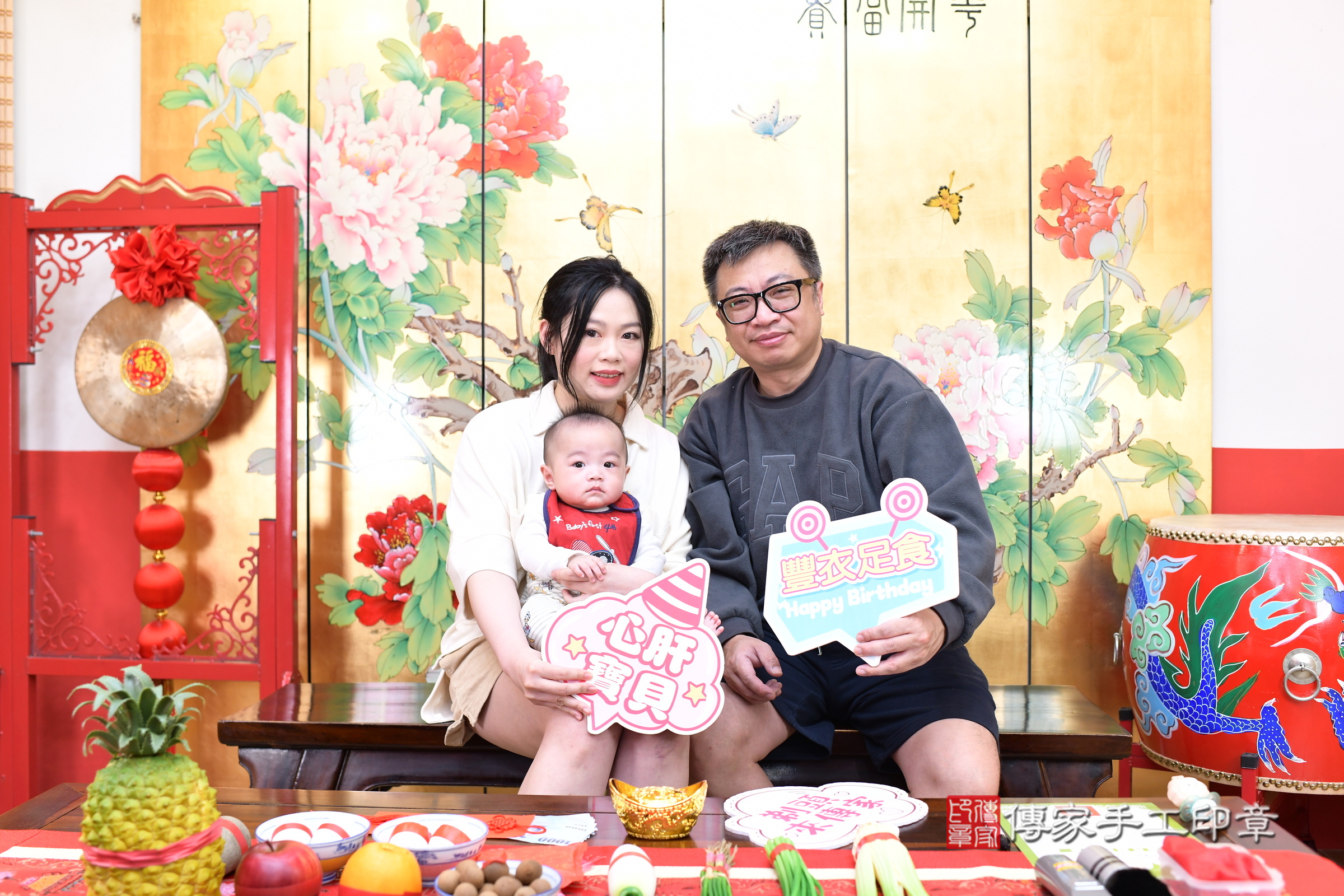 小睿寶寶(台北市大同區嬰兒寶寶滿月剃頭理髮、嬰兒剃胎毛儀式吉祥話)。中國風會場，爸媽寶貝穿「日中韓」古裝禮服。專業拍照、證書。★購買「臍帶章、肚臍章、胎毛筆刷印章」贈送：剃頭、收涎、抓周，三選一。2024.12.25，照片4