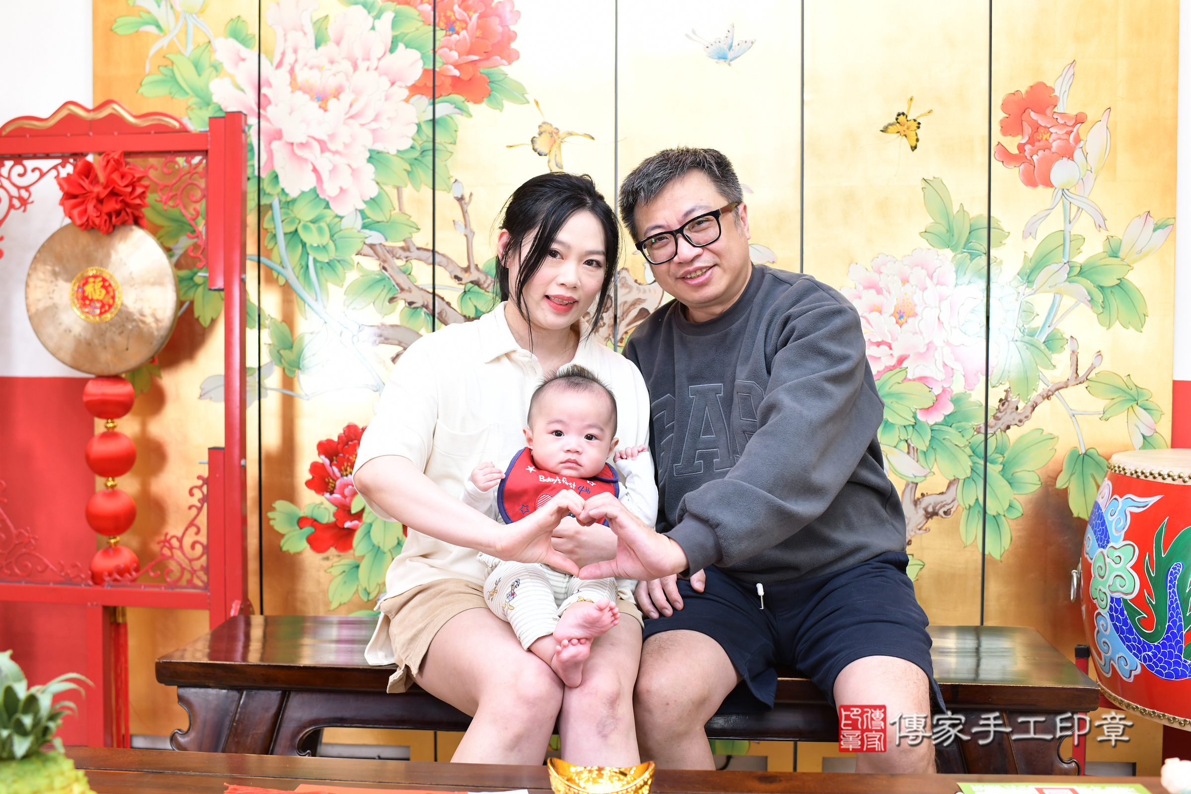 小睿寶寶(台北市大同區嬰兒寶寶滿月剃頭理髮、嬰兒剃胎毛儀式吉祥話)。中國風會場，爸媽寶貝穿「日中韓」古裝禮服。專業拍照、證書。★購買「臍帶章、肚臍章、胎毛筆刷印章」贈送：剃頭、收涎、抓周，三選一。2024.12.25，照片5