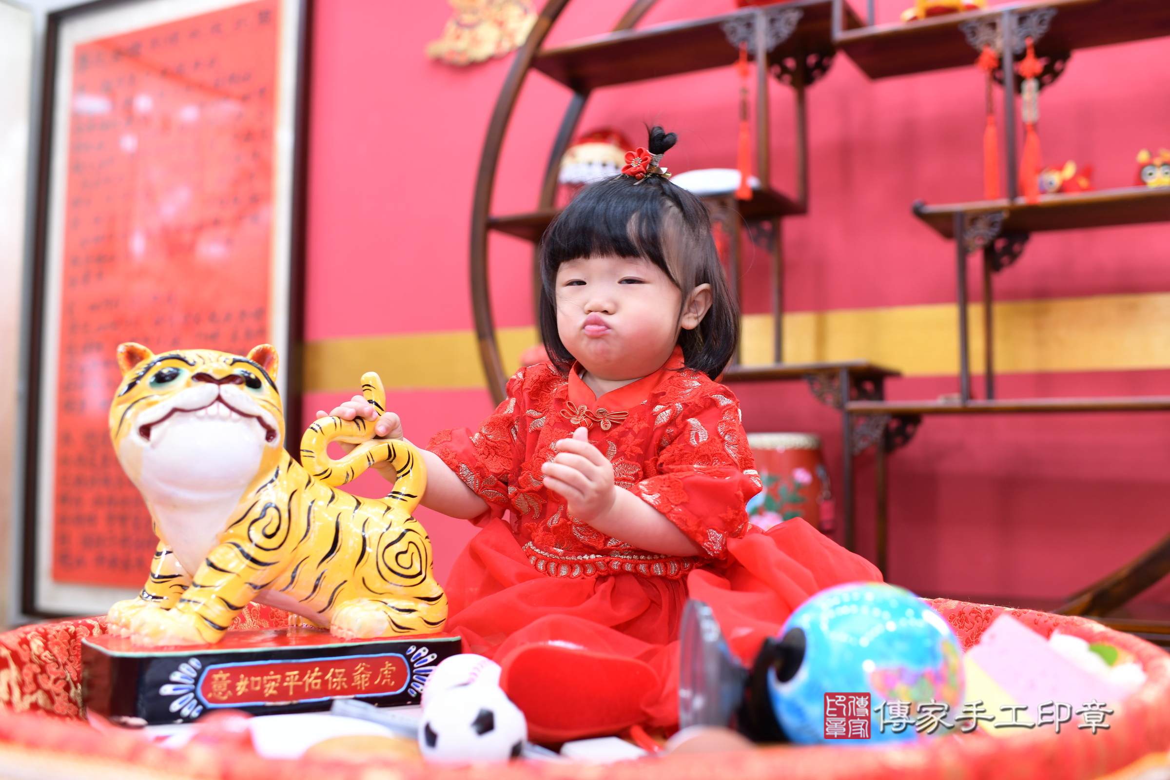 台北市大同區婷婷寶寶抓周推薦：傳家台北店抓周度脺中國風會場，嬰兒古禮抓周流程儀式吉祥話、抓周道具物品24種、拍照。抓周證書。2024.12.28，照片8