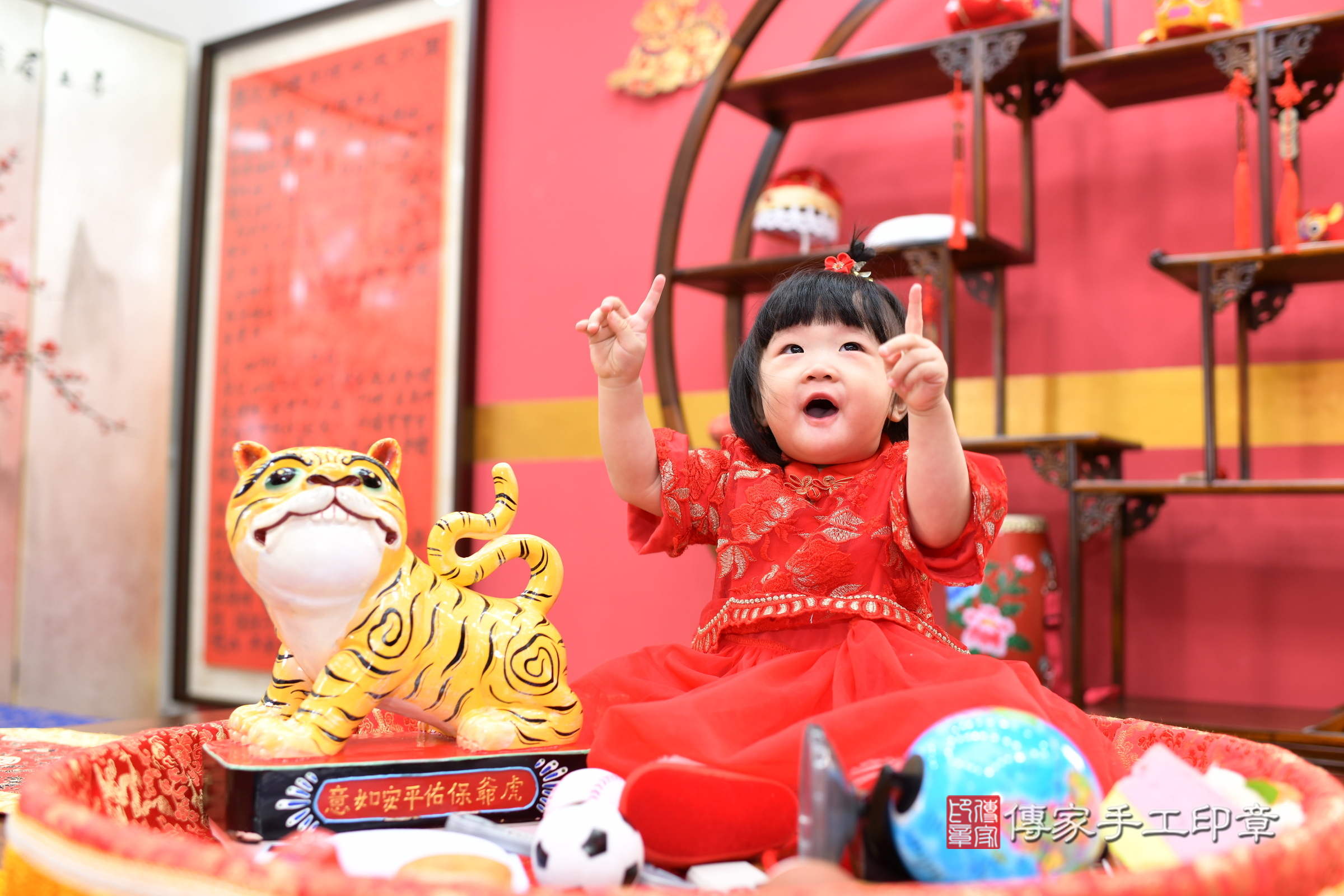 台北市大同區婷婷寶寶抓周推薦：傳家台北店抓周度脺中國風會場，嬰兒古禮抓周流程儀式吉祥話、抓周道具物品24種、拍照。抓周證書。2024.12.28，照片9