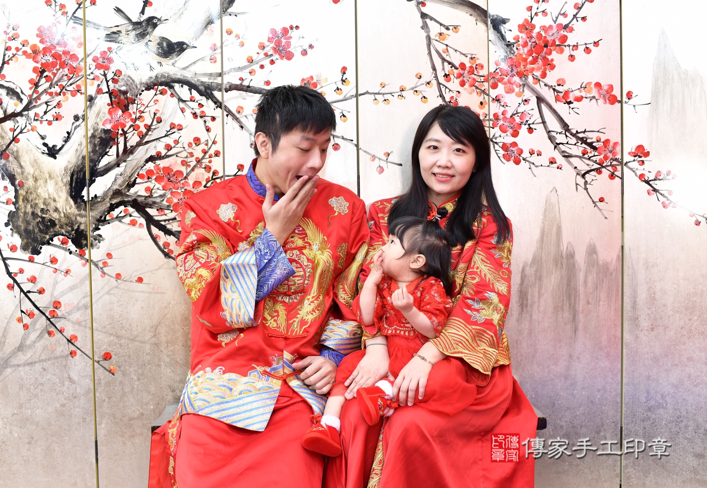 台北市大同區婷婷寶寶抓周推薦：傳家台北店抓周度脺中國風會場，嬰兒古禮抓周流程儀式吉祥話、抓周道具物品24種、拍照。抓周證書。2024.12.28，照片2