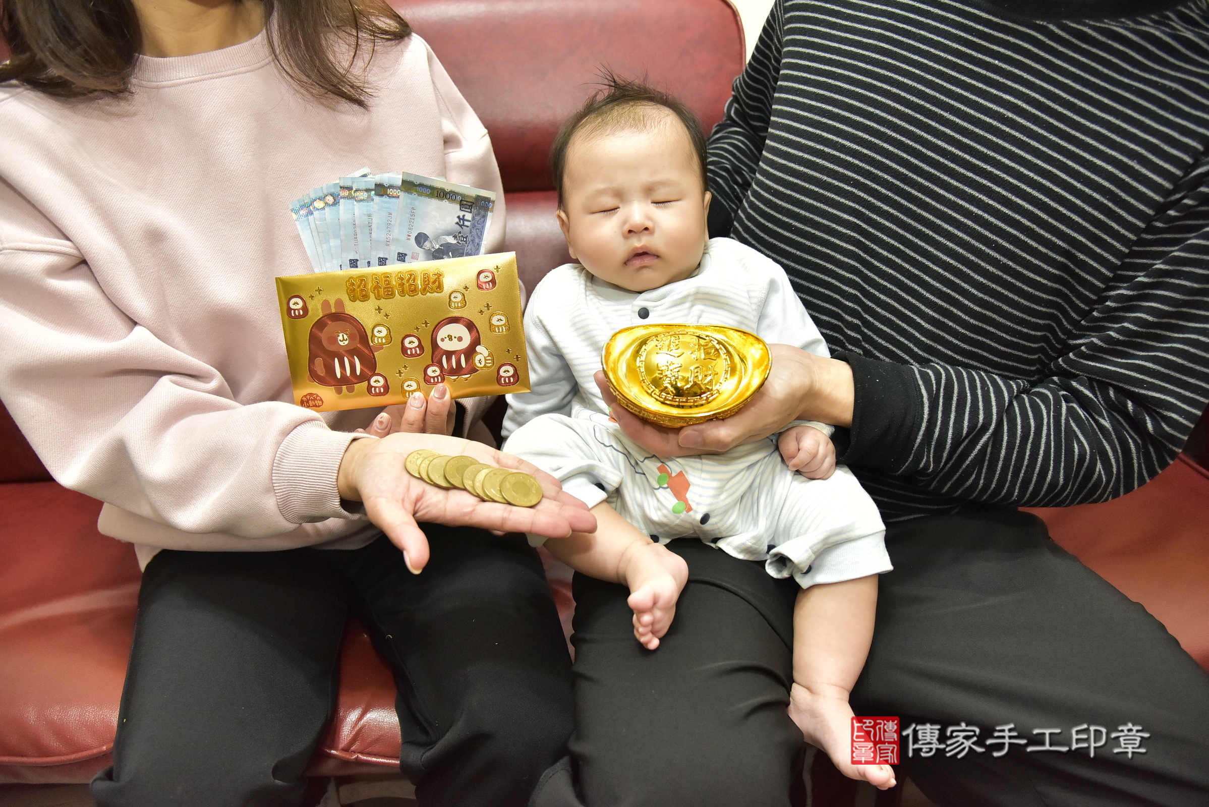 小星寶寶(新北市樹林區到府嬰兒小星寶寶滿月剃頭理髮、到府嬰兒剃胎毛儀式吉祥話)。到府剃頭剃胎毛主持、專業拍照、證書。★購買「臍帶章、肚臍章、胎毛筆刷印章」贈送：剃頭、收涎、抓周，三選一。2025.1.4，照片13