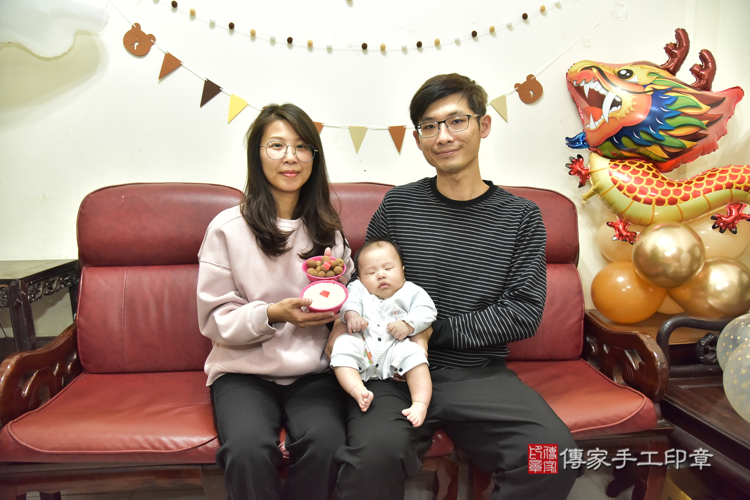 小星寶寶(新北市樹林區到府嬰兒小星寶寶滿月剃頭理髮、到府嬰兒剃胎毛儀式吉祥話)。到府剃頭剃胎毛主持、專業拍照、證書。★購買「臍帶章、肚臍章、胎毛筆刷印章」贈送：剃頭、收涎、抓周，三選一。2025.1.4，照片7
