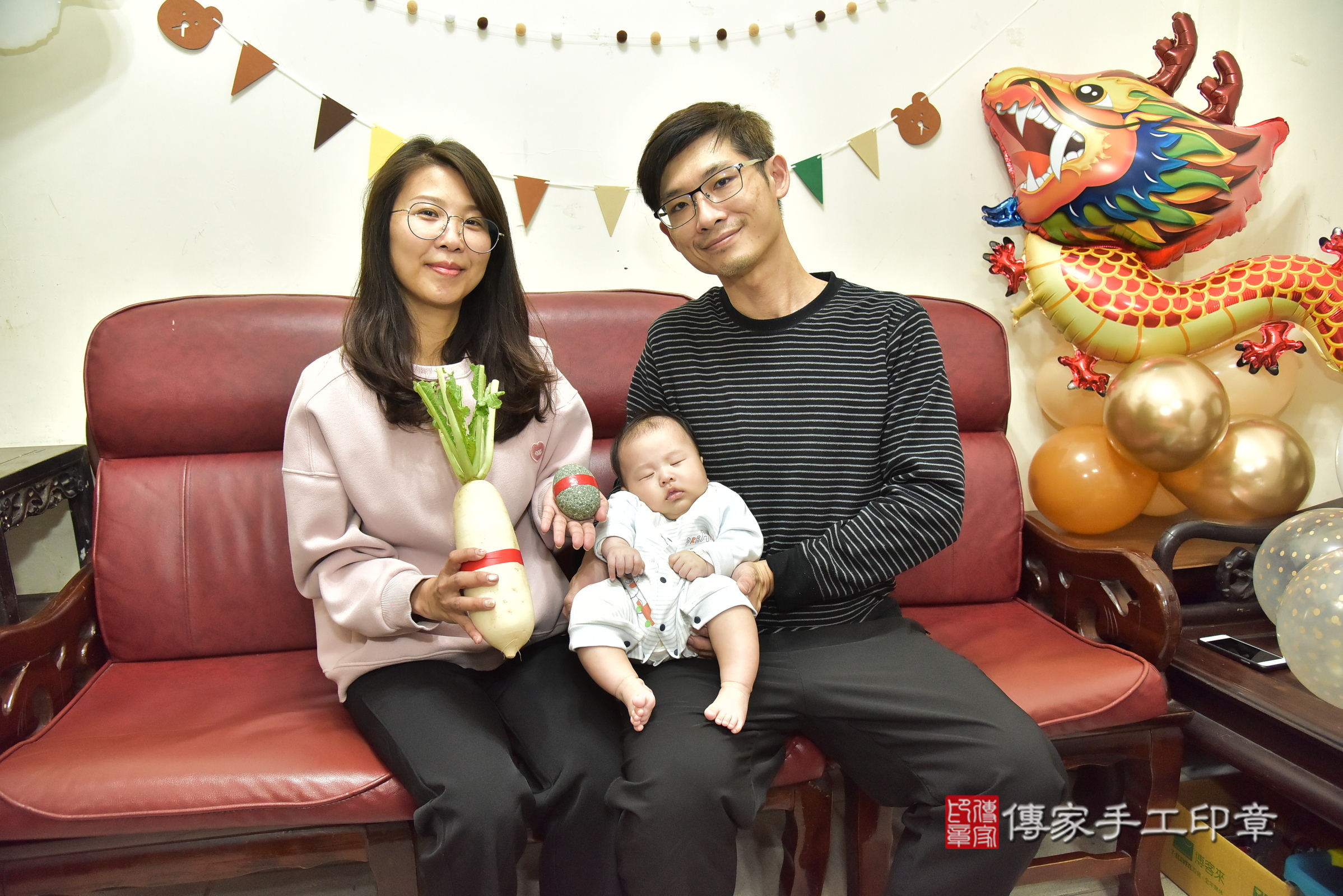 小星寶寶(新北市樹林區到府嬰兒小星寶寶滿月剃頭理髮、到府嬰兒剃胎毛儀式吉祥話)。到府剃頭剃胎毛主持、專業拍照、證書。★購買「臍帶章、肚臍章、胎毛筆刷印章」贈送：剃頭、收涎、抓周，三選一。2025.1.4，照片9