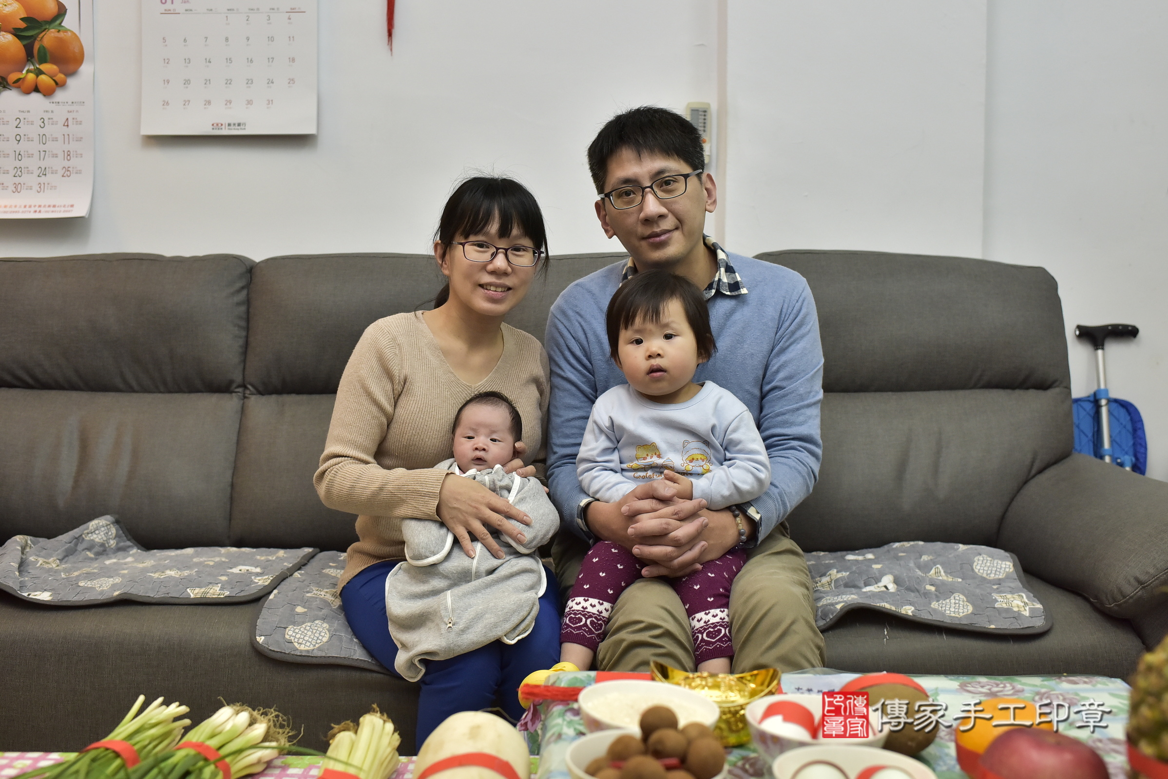 睿睿寶寶(新北市新莊區到府嬰兒睿睿寶寶滿月剃頭理髮、到府嬰兒剃胎毛儀式吉祥話)。到府剃頭剃胎毛主持、專業拍照、證書。★購買「臍帶章、肚臍章、胎毛筆刷印章」贈送：剃頭、收涎、抓周，三選一。2025.1.4，照片2