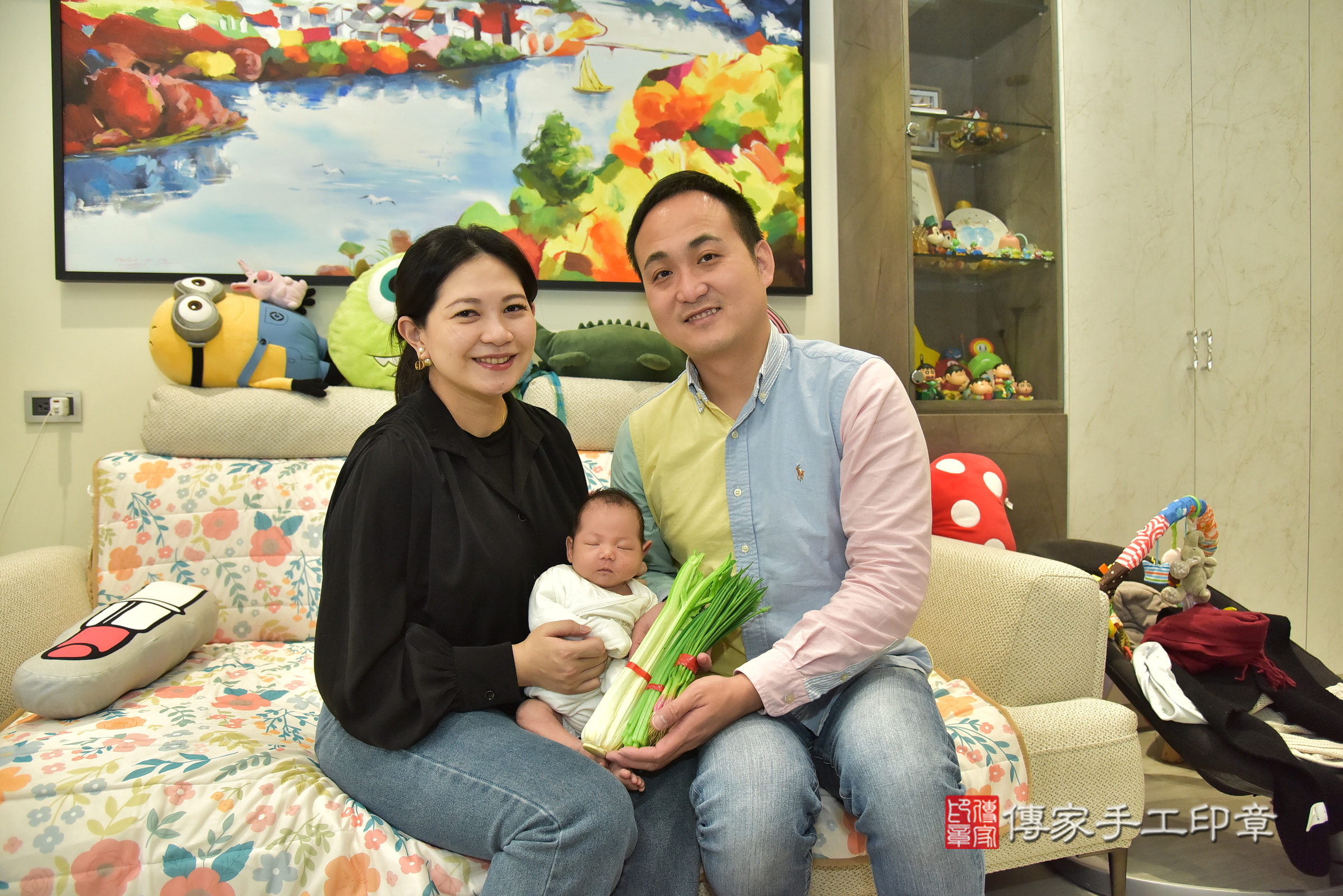 小維寶寶(新北市新莊區到府嬰兒小維寶寶滿月剃頭理髮、到府嬰兒剃胎毛儀式吉祥話)。到府剃頭剃胎毛主持、專業拍照、證書。★購買「臍帶章、肚臍章、胎毛筆刷印章」贈送：剃頭、收涎、抓周，三選一。2025.1.6，照片10