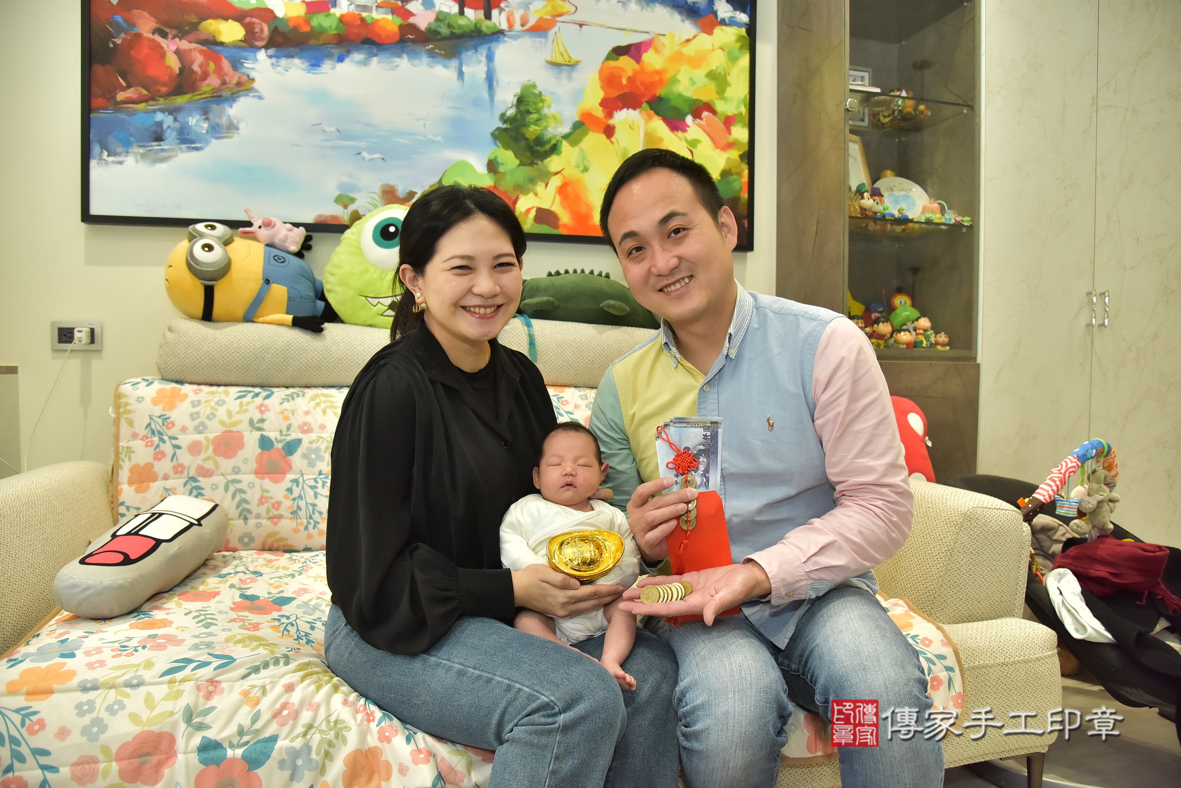 小維寶寶(新北市新莊區到府嬰兒小維寶寶滿月剃頭理髮、到府嬰兒剃胎毛儀式吉祥話)。到府剃頭剃胎毛主持、專業拍照、證書。★購買「臍帶章、肚臍章、胎毛筆刷印章」贈送：剃頭、收涎、抓周，三選一。2025.1.6，照片11