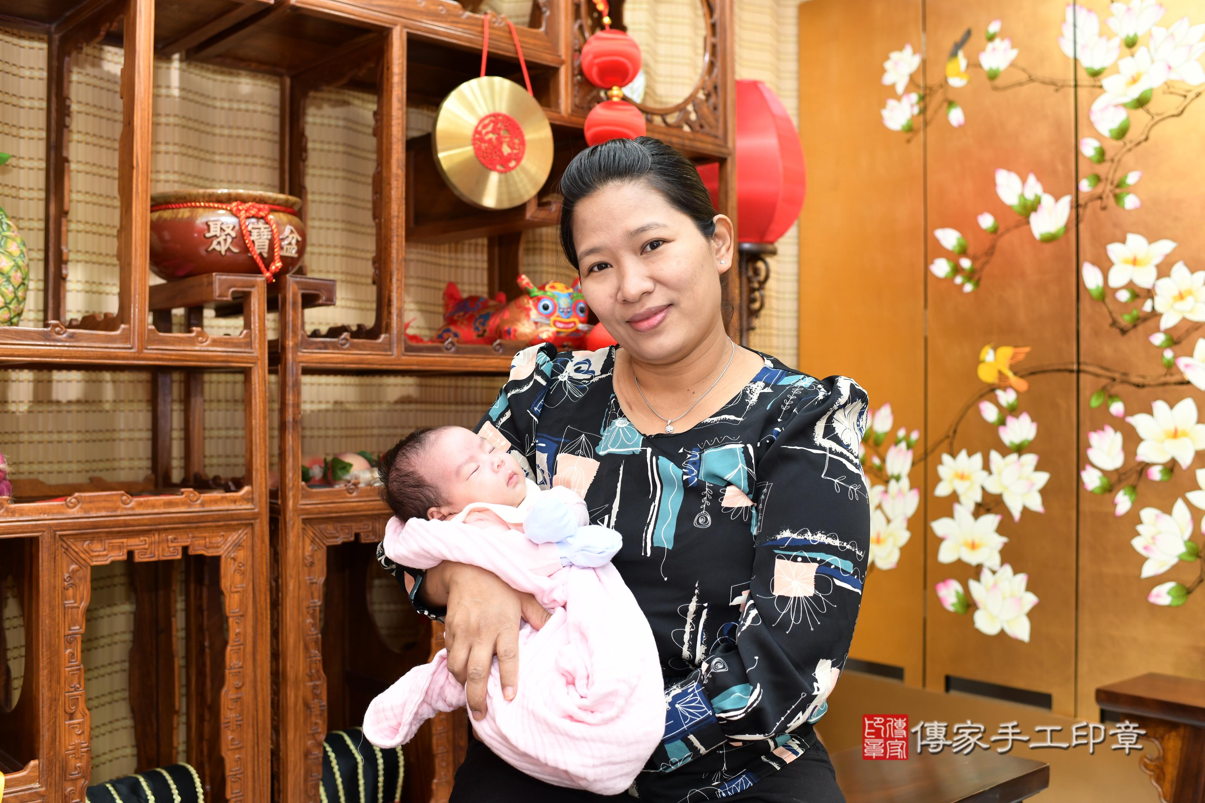 傳家手工印章台南店、抓周、度脺、中國風會場、傳家嬰兒古禮、吉祥話、抓周道具物品24種、拍照。抓周證書。寶寶抓周、滿周歲、生日快樂、祝福
