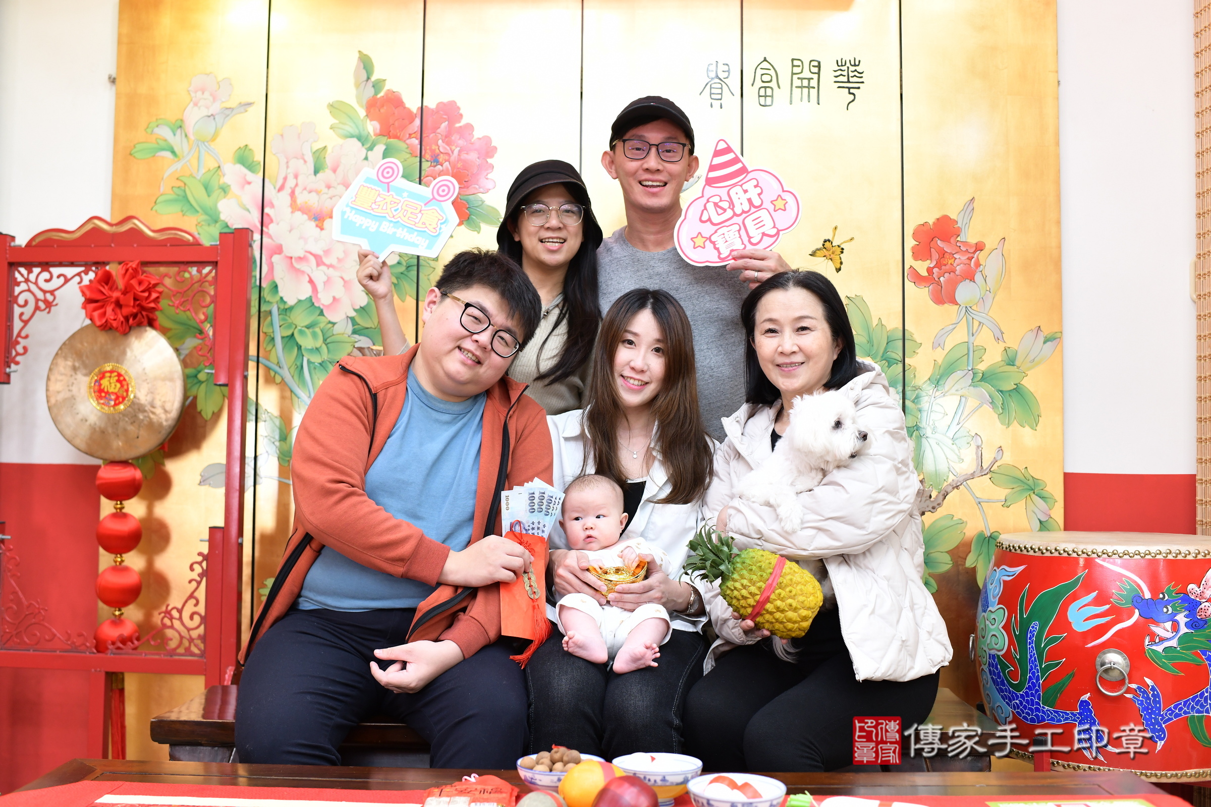 玲玲寶寶(台北市大同區嬰兒寶寶滿月剃頭理髮、嬰兒剃胎毛儀式吉祥話)。中國風會場，爸媽寶貝穿「日中韓」古裝禮服。專業拍照、證書。★購買「臍帶章、肚臍章、胎毛筆刷印章」贈送：剃頭、收涎、抓周，三選一。2025.1.1，照片3