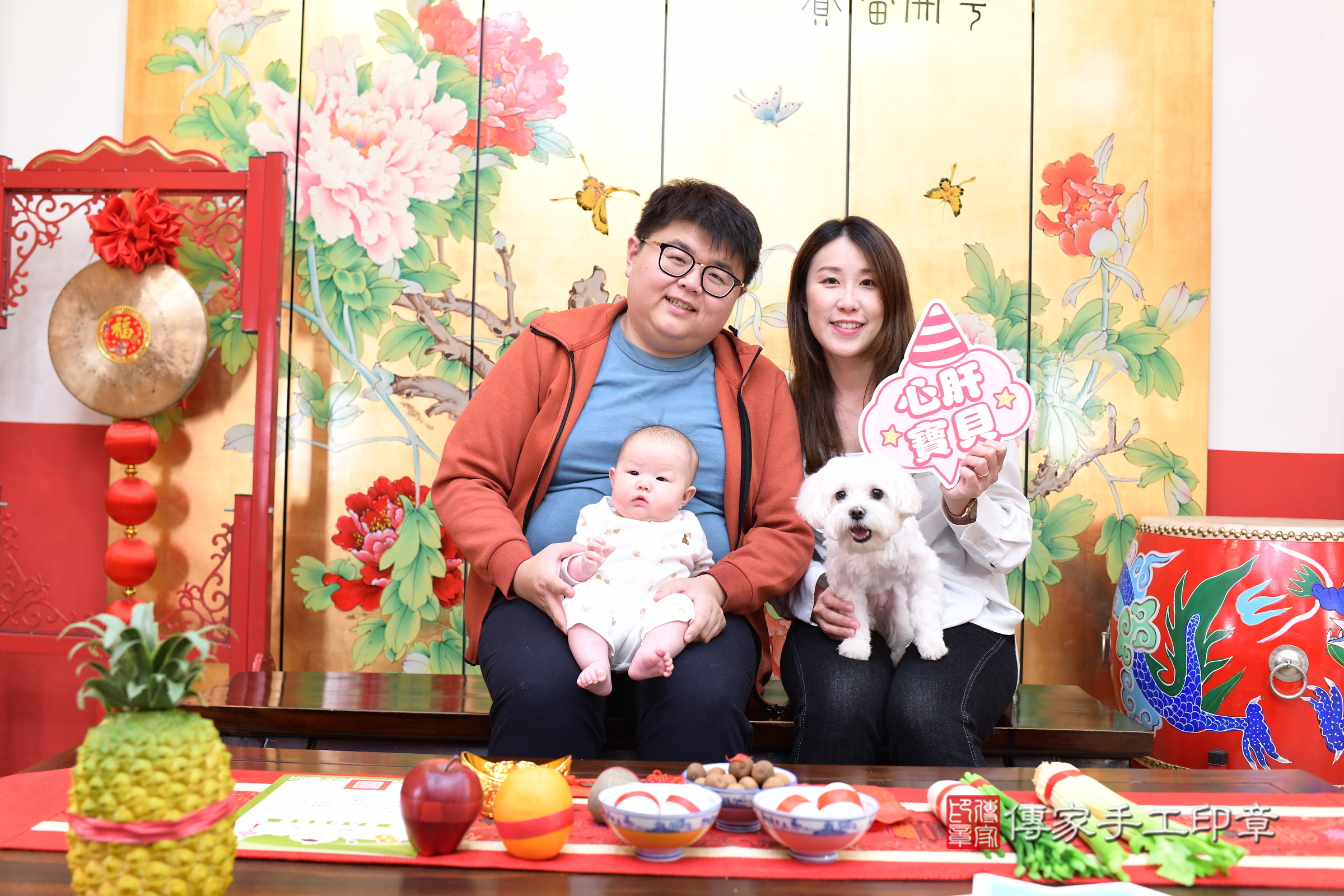 玲玲寶寶(台北市大同區嬰兒寶寶滿月剃頭理髮、嬰兒剃胎毛儀式吉祥話)。中國風會場，爸媽寶貝穿「日中韓」古裝禮服。專業拍照、證書。★購買「臍帶章、肚臍章、胎毛筆刷印章」贈送：剃頭、收涎、抓周，三選一。2025.1.1，照片2