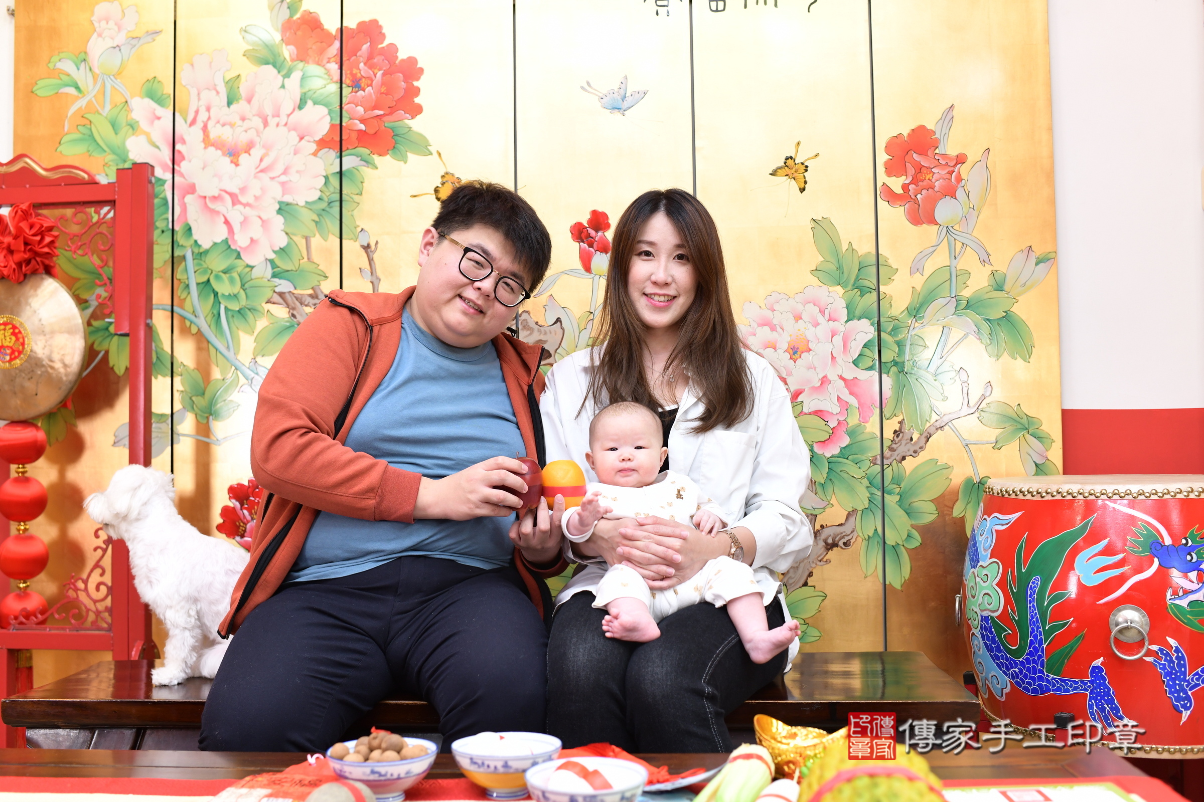 玲玲寶寶(台北市大同區嬰兒寶寶滿月剃頭理髮、嬰兒剃胎毛儀式吉祥話)。中國風會場，爸媽寶貝穿「日中韓」古裝禮服。專業拍照、證書。★購買「臍帶章、肚臍章、胎毛筆刷印章」贈送：剃頭、收涎、抓周，三選一。2025.1.1，照片5