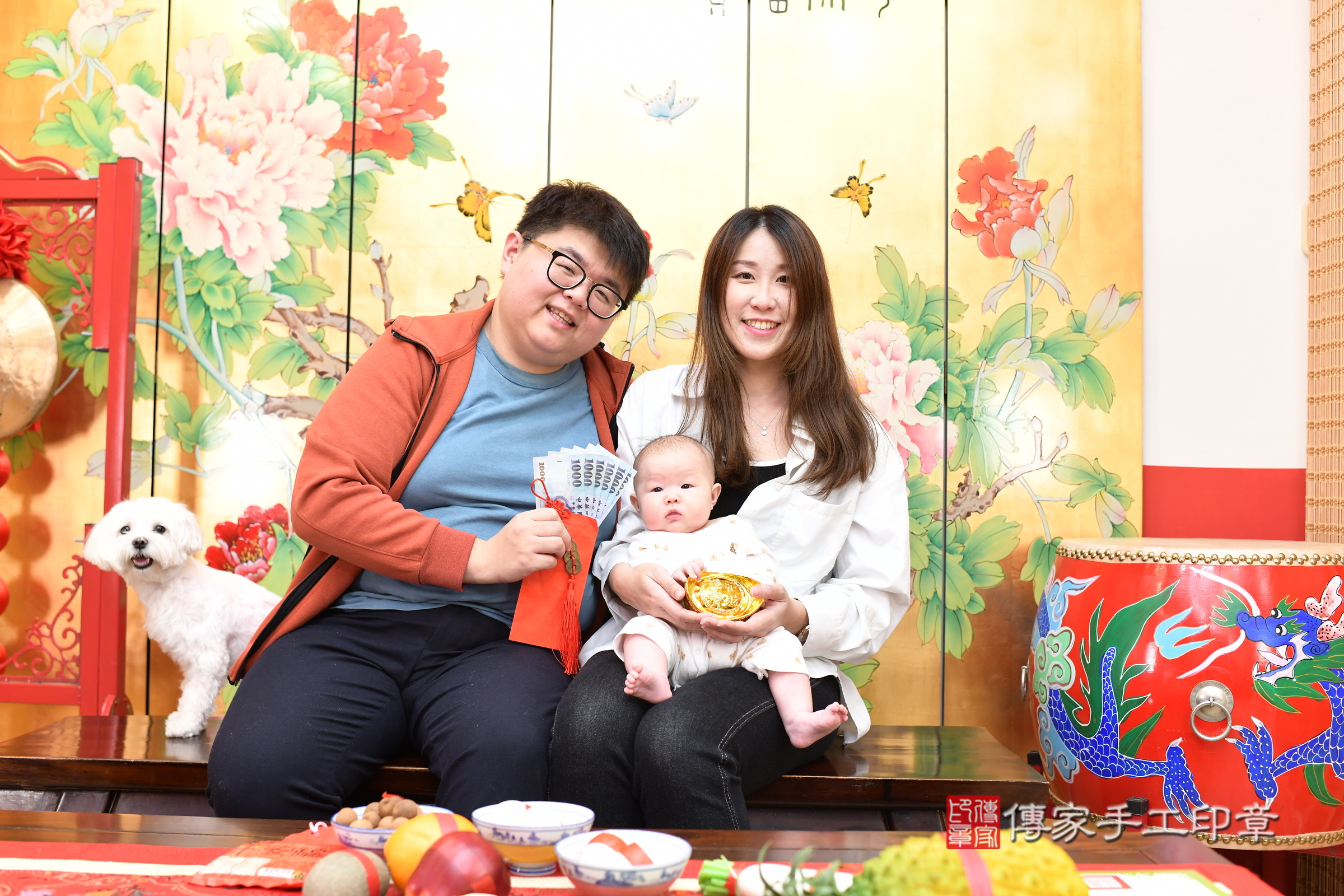 玲玲寶寶(台北市大同區嬰兒寶寶滿月剃頭理髮、嬰兒剃胎毛儀式吉祥話)。中國風會場，爸媽寶貝穿「日中韓」古裝禮服。專業拍照、證書。★購買「臍帶章、肚臍章、胎毛筆刷印章」贈送：剃頭、收涎、抓周，三選一。2025.1.1，照片10