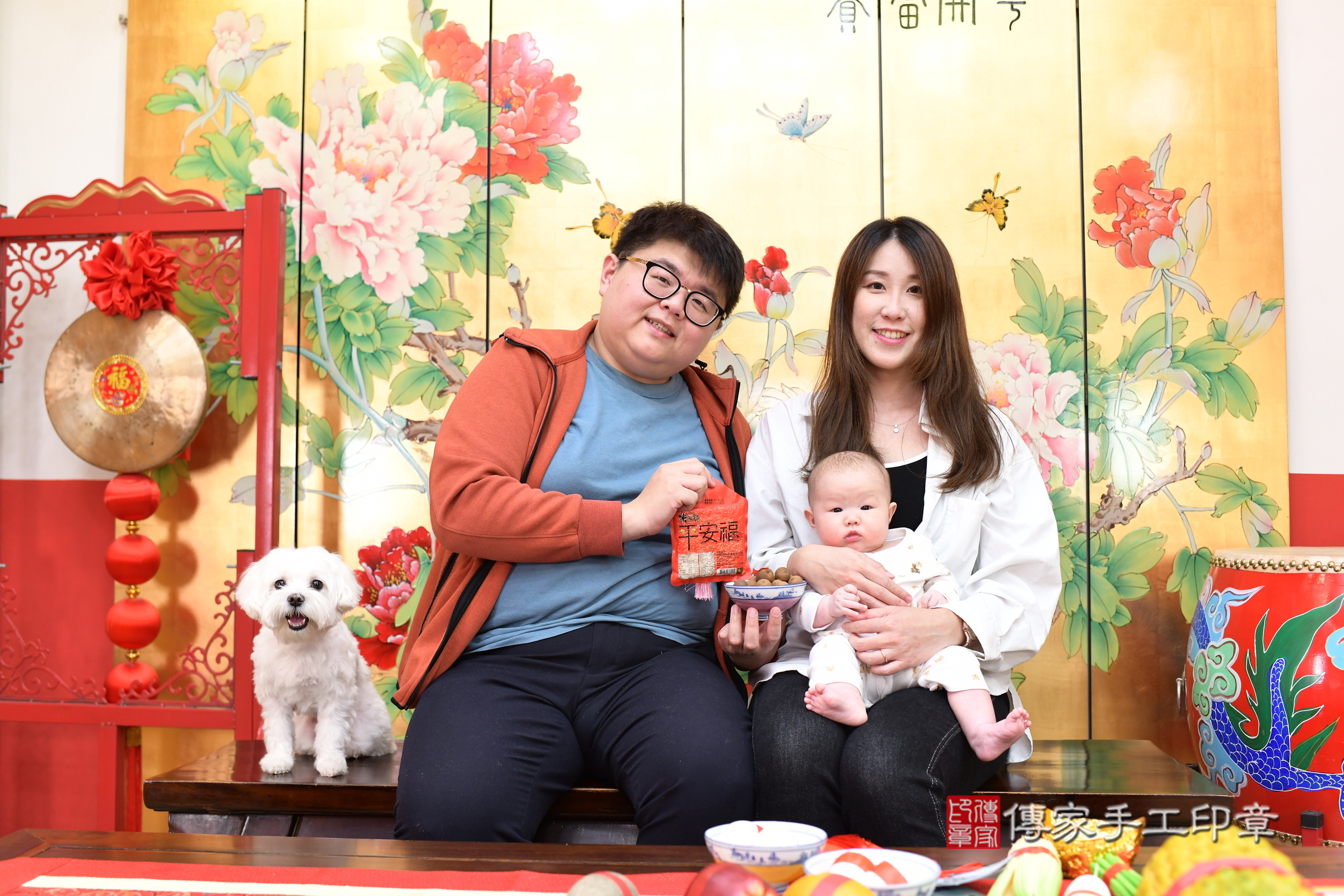 玲玲寶寶(台北市大同區嬰兒寶寶滿月剃頭理髮、嬰兒剃胎毛儀式吉祥話)。中國風會場，爸媽寶貝穿「日中韓」古裝禮服。專業拍照、證書。★購買「臍帶章、肚臍章、胎毛筆刷印章」贈送：剃頭、收涎、抓周，三選一。2025.1.1，照片4