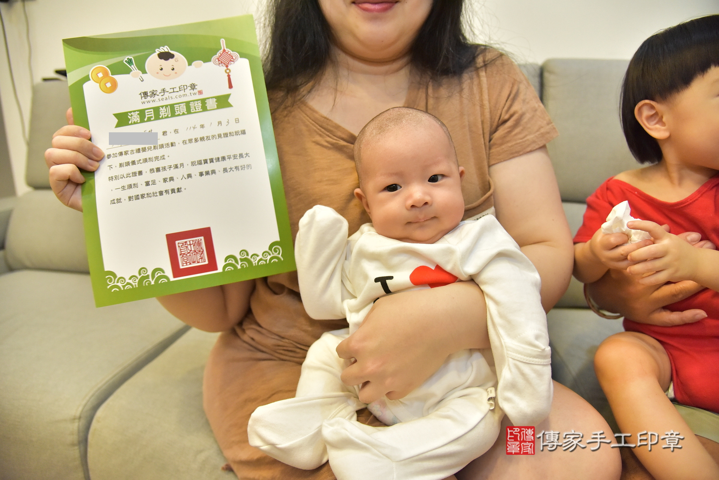 騏騏寶寶(新北市淡水區到府嬰兒騏騏寶寶滿月剃頭理髮、到府嬰兒剃胎毛儀式吉祥話)。到府剃頭剃胎毛主持、專業拍照、證書。★購買「臍帶章、肚臍章、胎毛筆刷印章」贈送：剃頭、收涎、抓周，三選一。2025.1.3，照片15