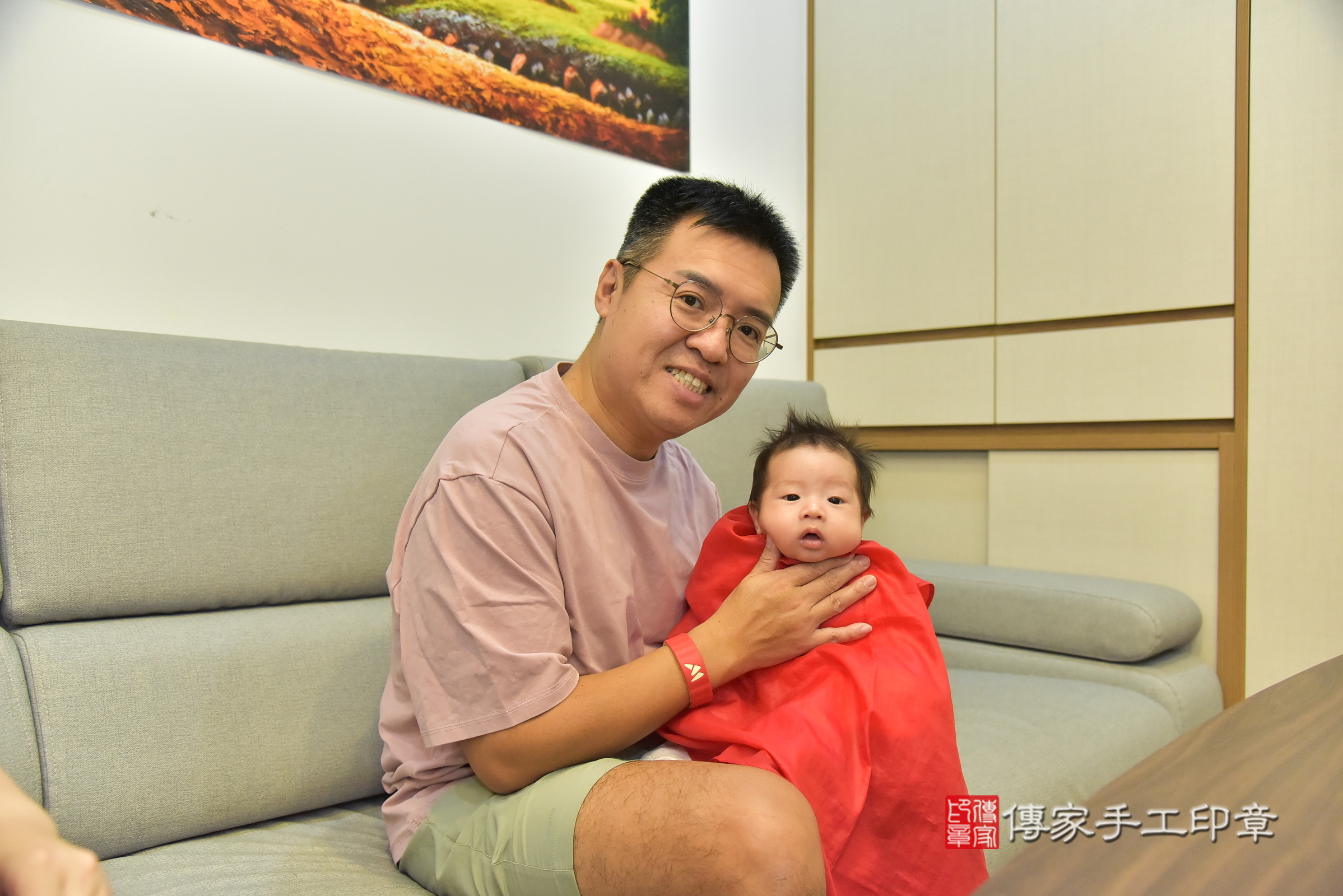 騏騏寶寶(新北市淡水區到府嬰兒騏騏寶寶滿月剃頭理髮、到府嬰兒剃胎毛儀式吉祥話)。到府剃頭剃胎毛主持、專業拍照、證書。★購買「臍帶章、肚臍章、胎毛筆刷印章」贈送：剃頭、收涎、抓周，三選一。2025.1.3，照片13