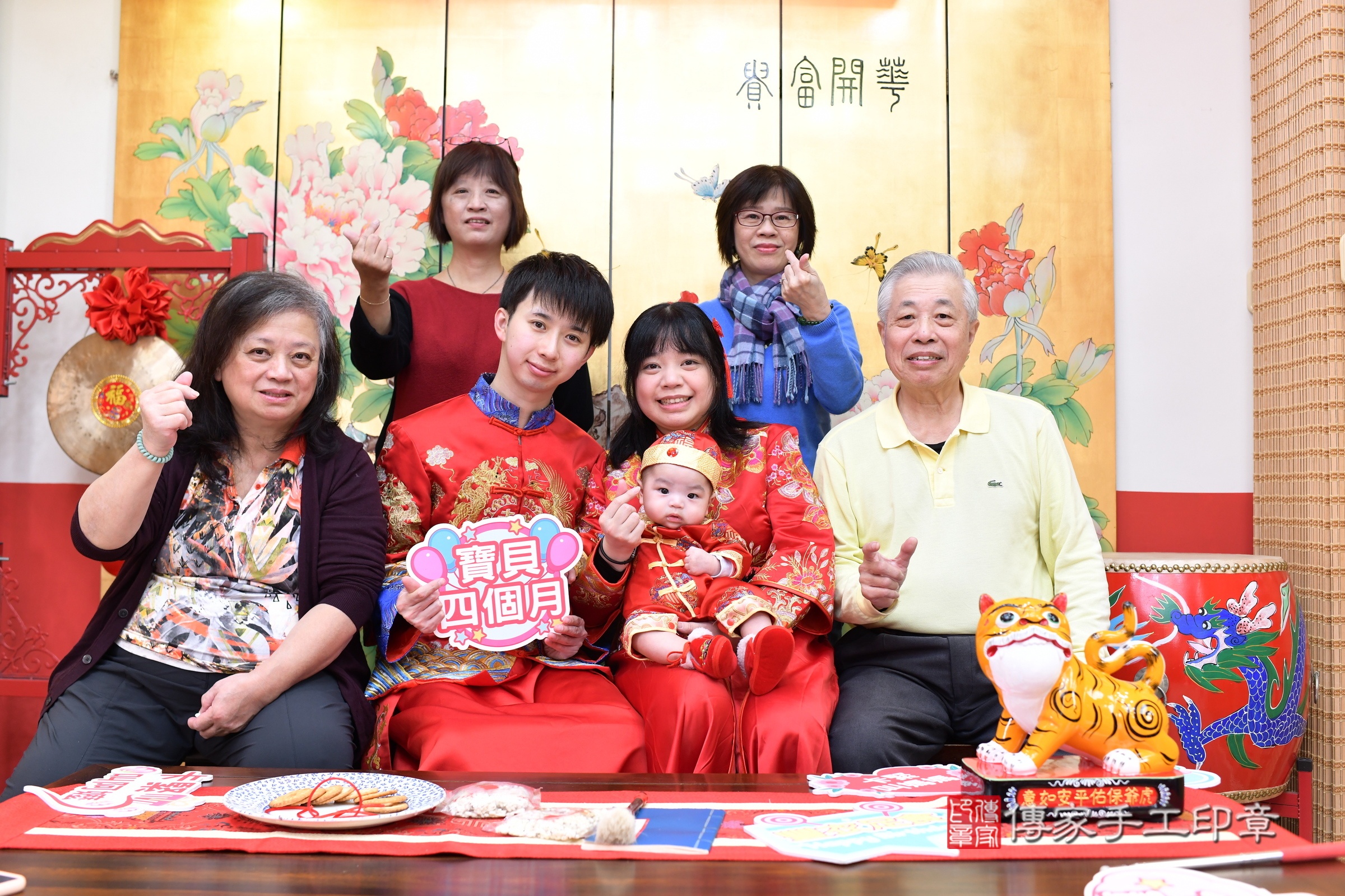 新北市永和區恩恩寶寶收涎推薦：傳家新北店收涎中國風會場，嬰兒古禮收涎收口水流程儀式、收涎吉祥話、收涎餅乾、收涎拍照。收涎證書。2025.1.1，照片17
