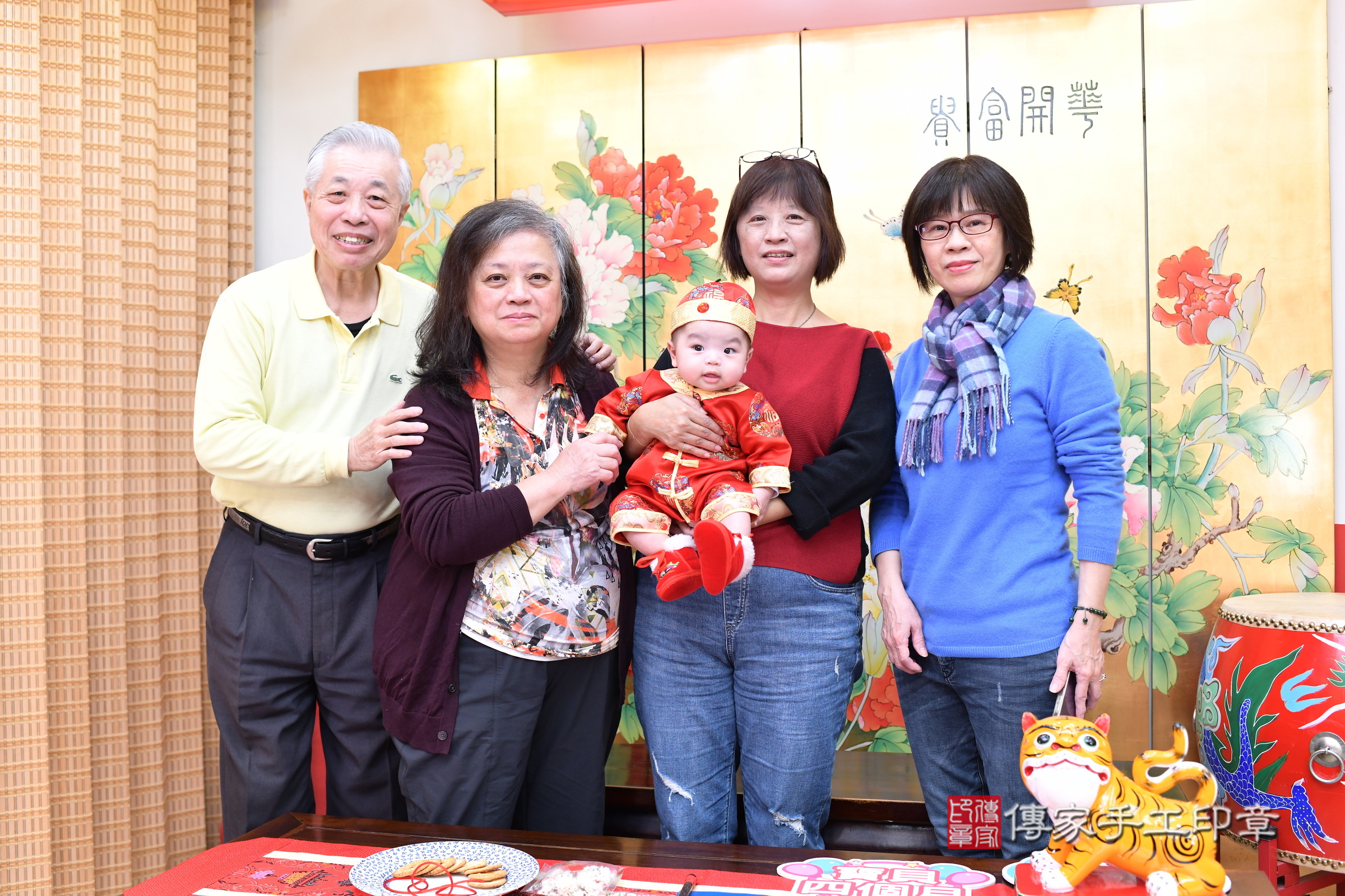 新北市永和區恩恩寶寶收涎推薦：傳家新北店收涎中國風會場，嬰兒古禮收涎收口水流程儀式、收涎吉祥話、收涎餅乾、收涎拍照。收涎證書。2025.1.1，照片6
