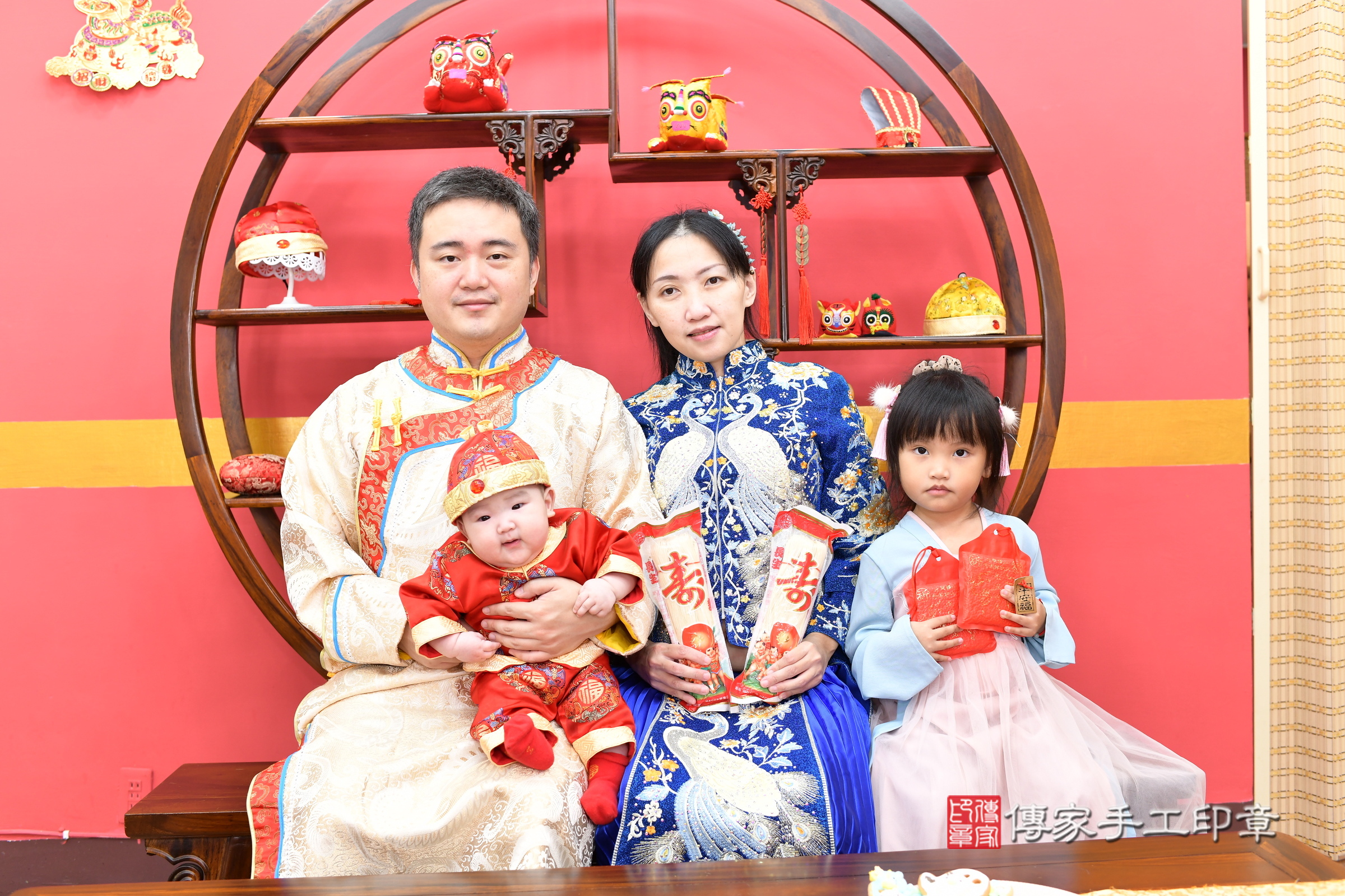 新北市永和區小迪寶寶收涎推薦：傳家新北店收涎中國風會場，嬰兒古禮收涎收口水流程儀式、收涎吉祥話、收涎餅乾、收涎拍照。收涎證書。2025.1.5，照片11