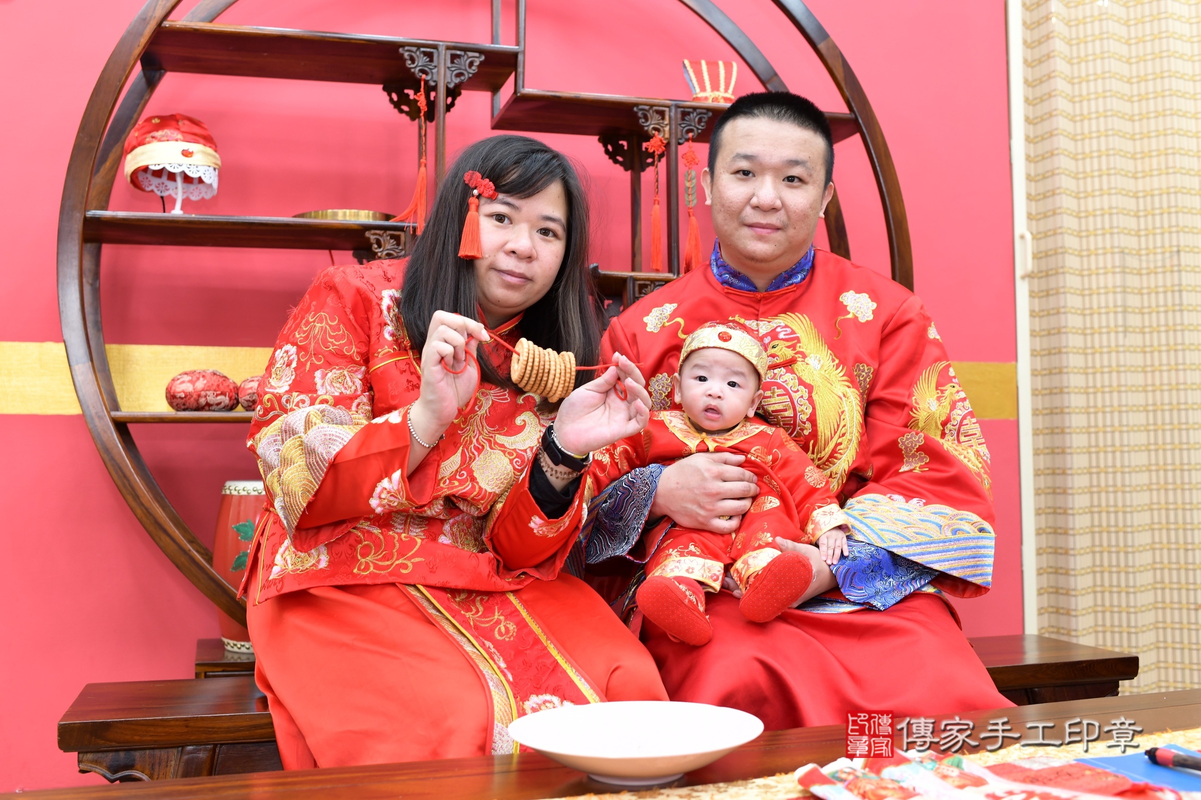 新北市永和區昊昊寶寶收涎推薦：傳家新北店收涎中國風會場，嬰兒古禮收涎收口水流程儀式、收涎吉祥話、收涎餅乾、收涎拍照。收涎證書。2025.1.12，照片7
