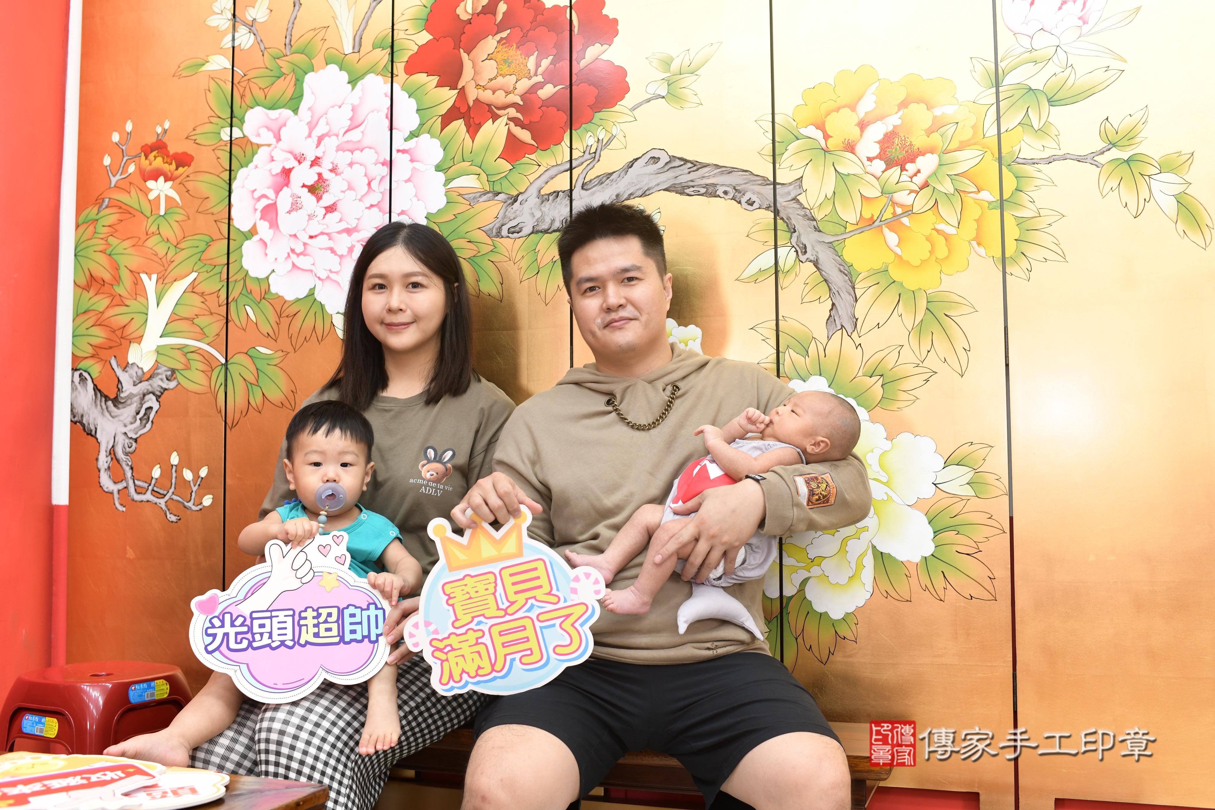 傳家手工印章高雄店、抓周、度脺、中國風會場、傳家嬰兒古禮、吉祥話、抓周道具物品24種、拍照。抓周證書。寶寶抓周、滿周歲、生日快樂、祝福
