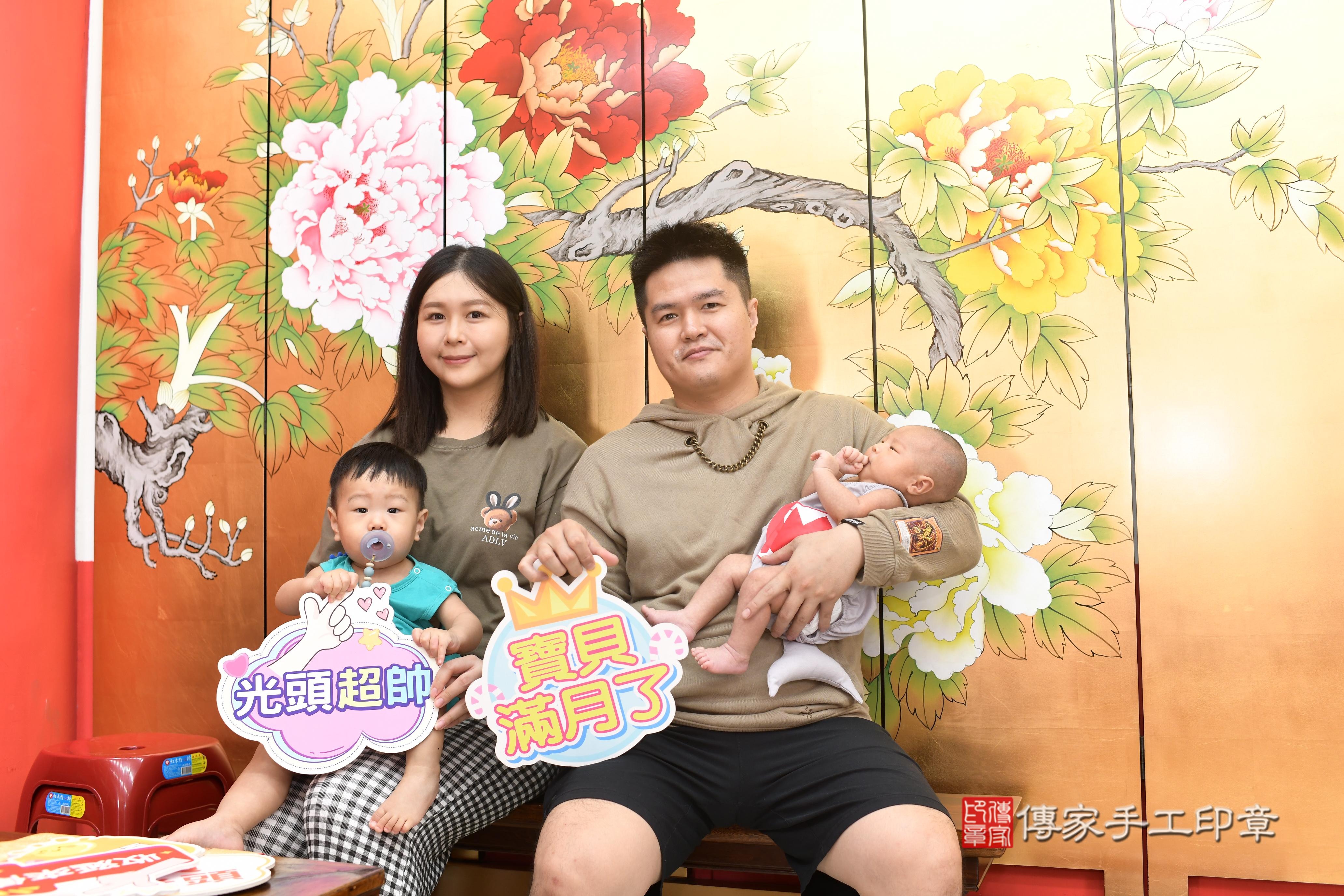 傳家手工印章高雄店、抓周、度脺、中國風會場、傳家嬰兒古禮、吉祥話、抓周道具物品24種、拍照。抓周證書。寶寶抓周、滿周歲、生日快樂、祝福