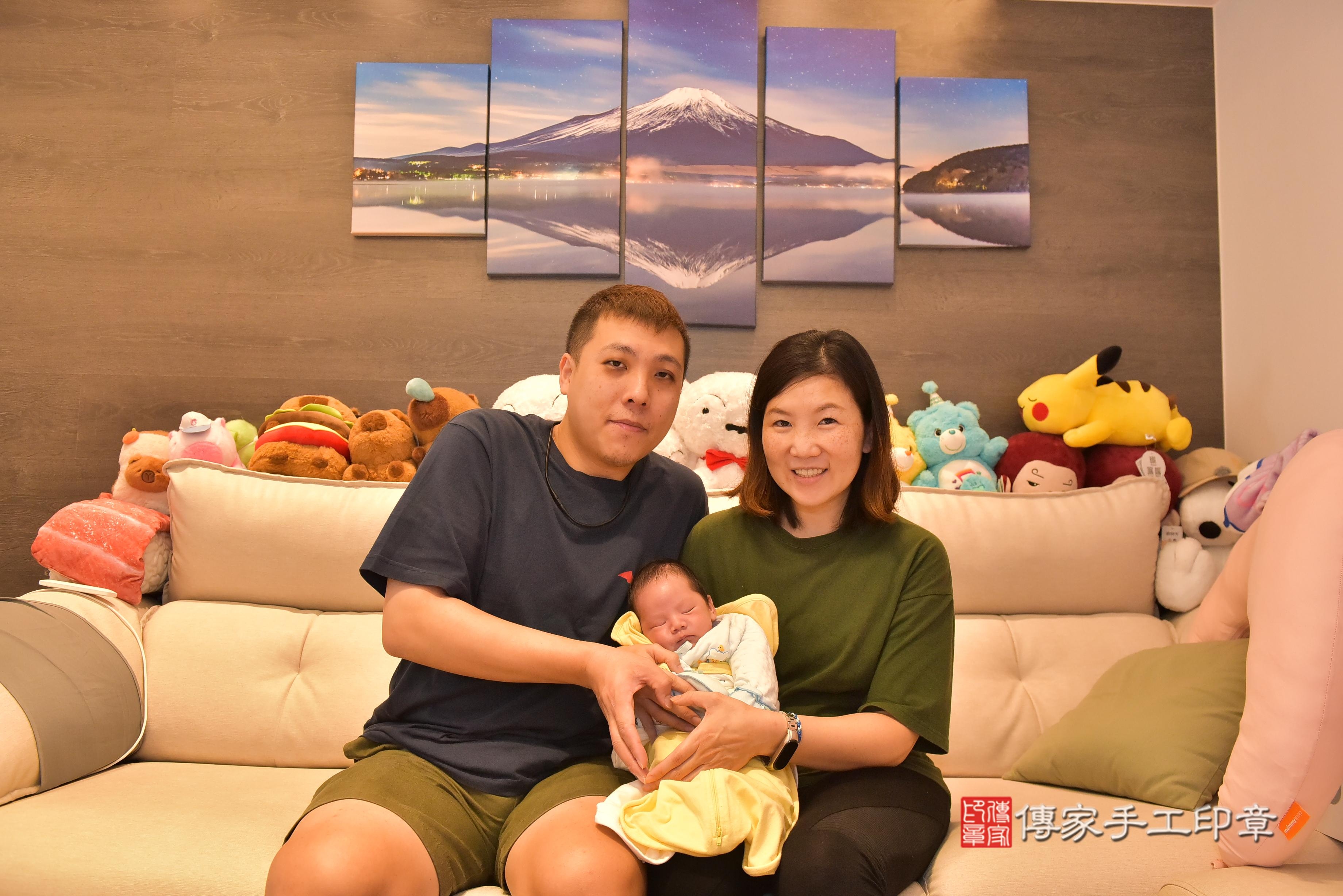 傳家手工印章高雄店、抓周、度脺、中國風會場、傳家嬰兒古禮、吉祥話、抓周道具物品24種、拍照。抓周證書。寶寶抓周、滿周歲、生日快樂、祝福