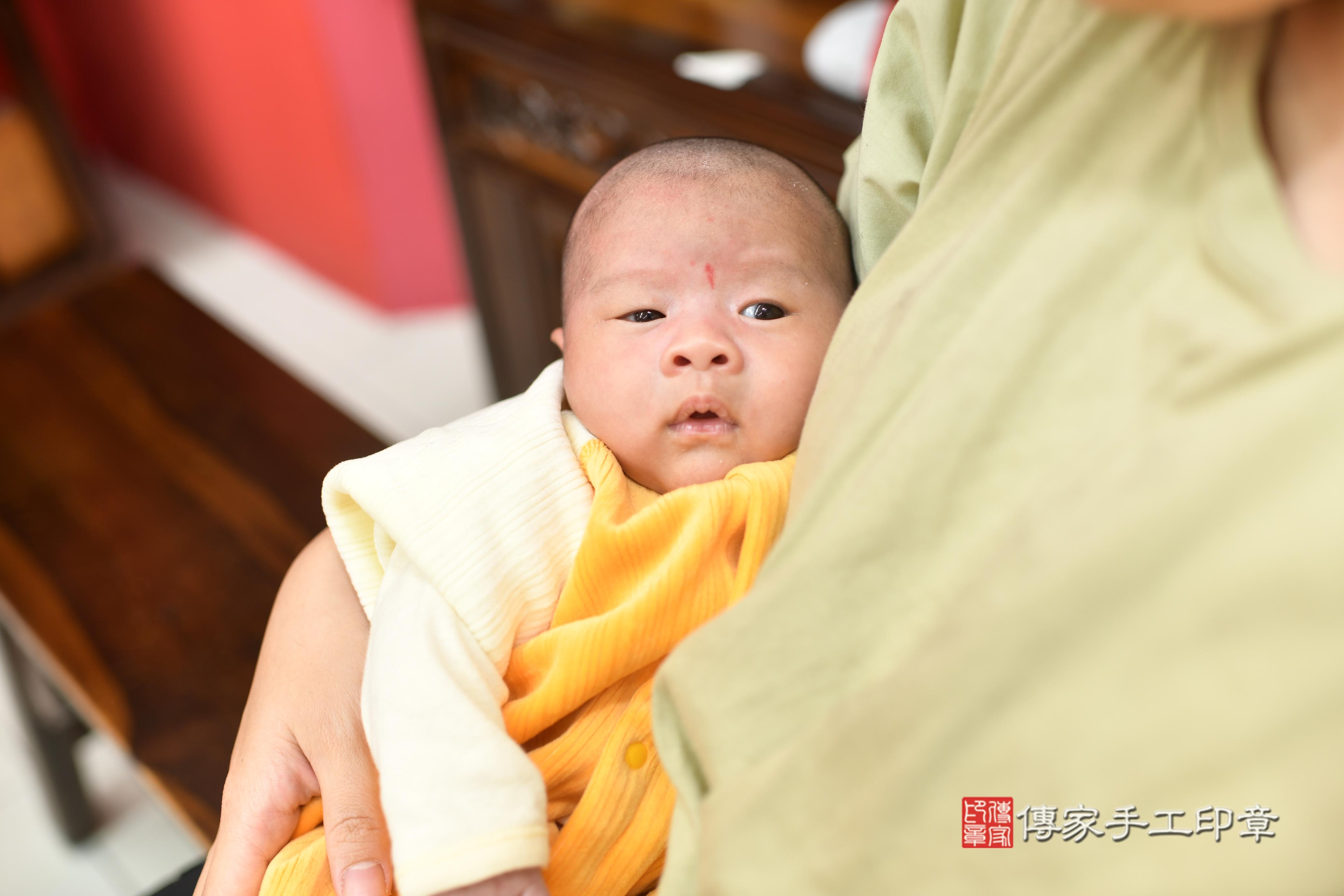 傳家手工印章高雄店、抓周、度脺、中國風會場、傳家嬰兒古禮、吉祥話、抓周道具物品24種、拍照。抓周證書。寶寶抓周、滿周歲、生日快樂、祝福