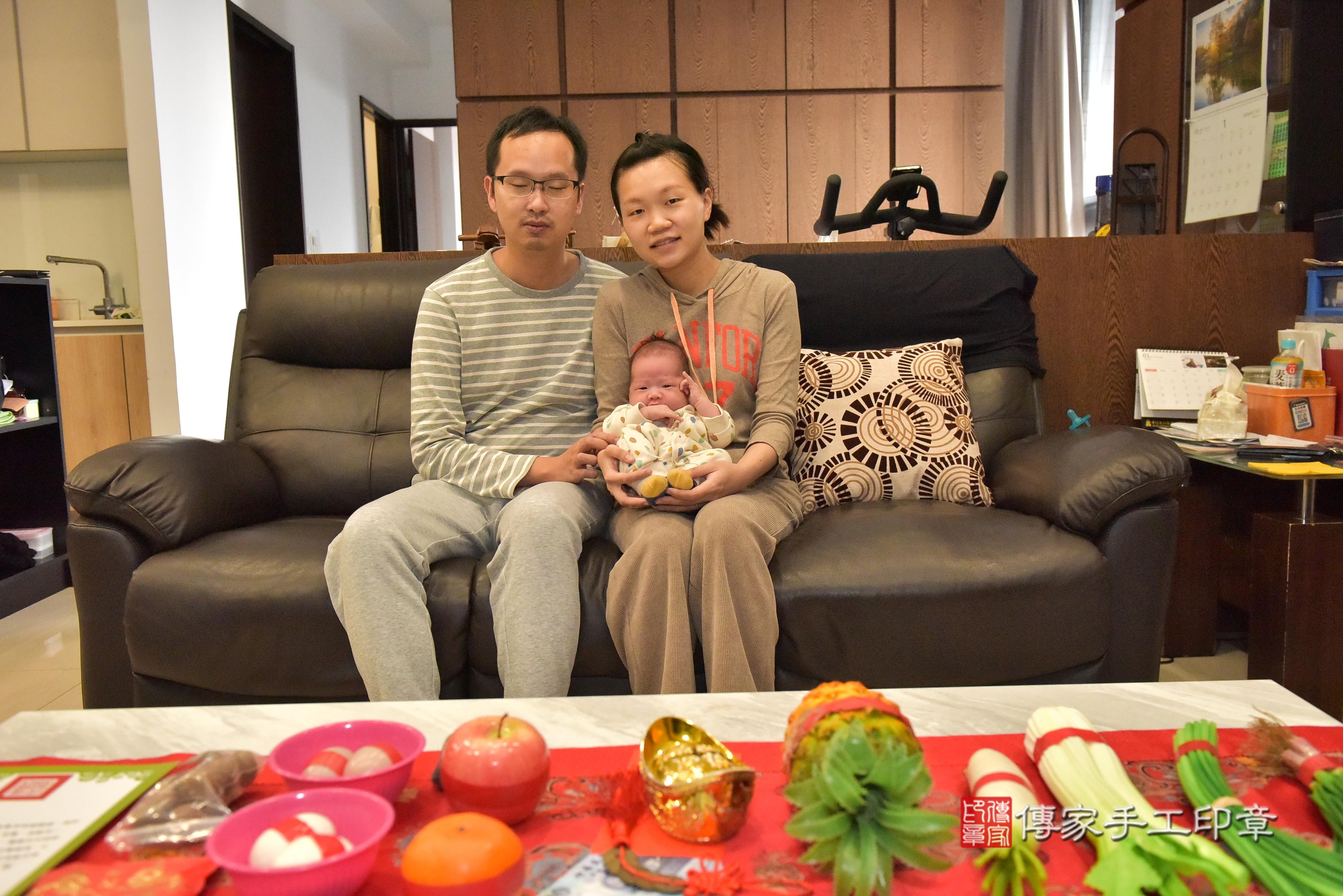傳家手工印章高雄店、抓周、度脺、中國風會場、傳家嬰兒古禮、吉祥話、抓周道具物品24種、拍照。抓周證書。寶寶抓周、滿周歲、生日快樂、祝福