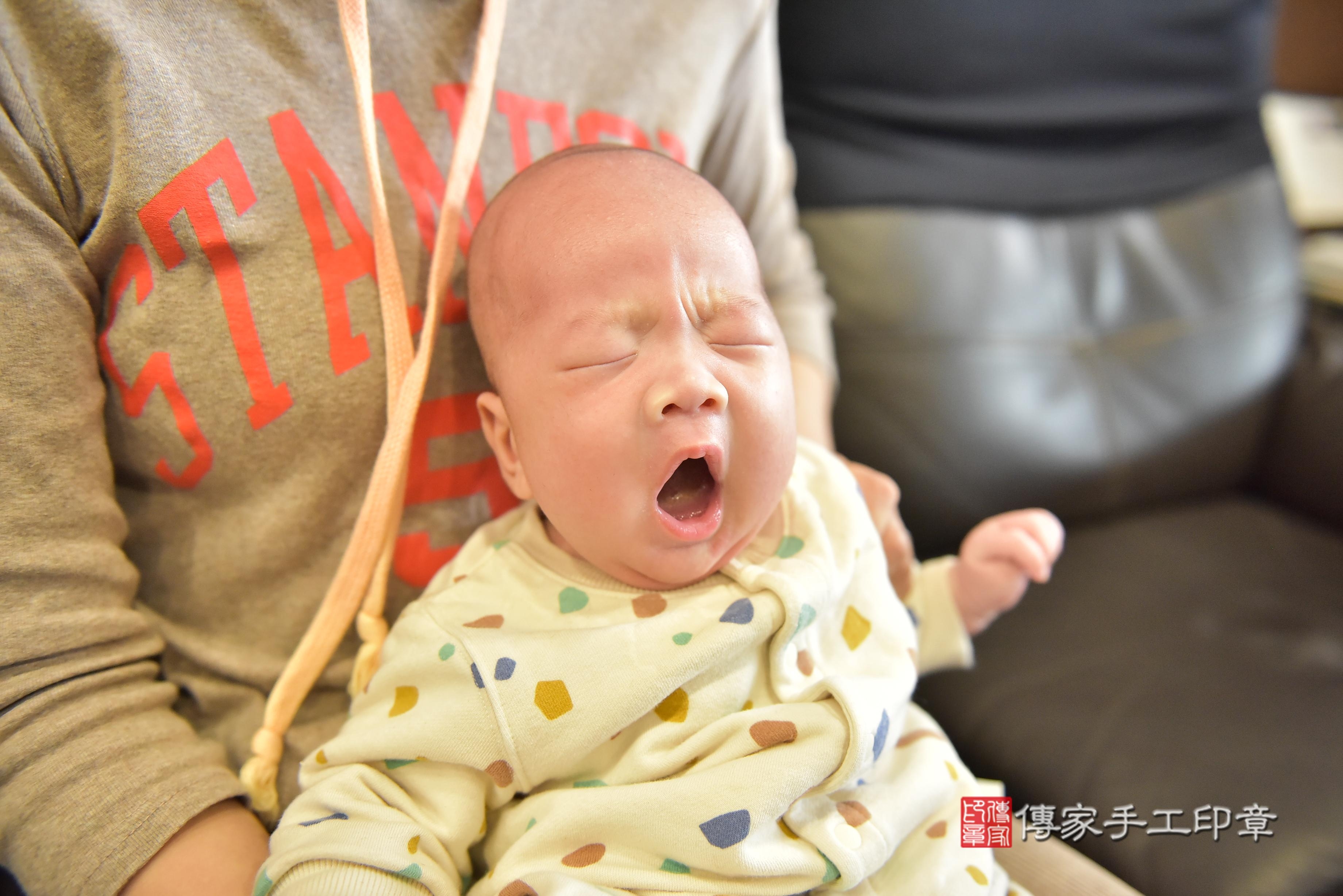 傳家手工印章高雄店、抓周、度脺、中國風會場、傳家嬰兒古禮、吉祥話、抓周道具物品24種、拍照。抓周證書。寶寶抓周、滿周歲、生日快樂、祝福