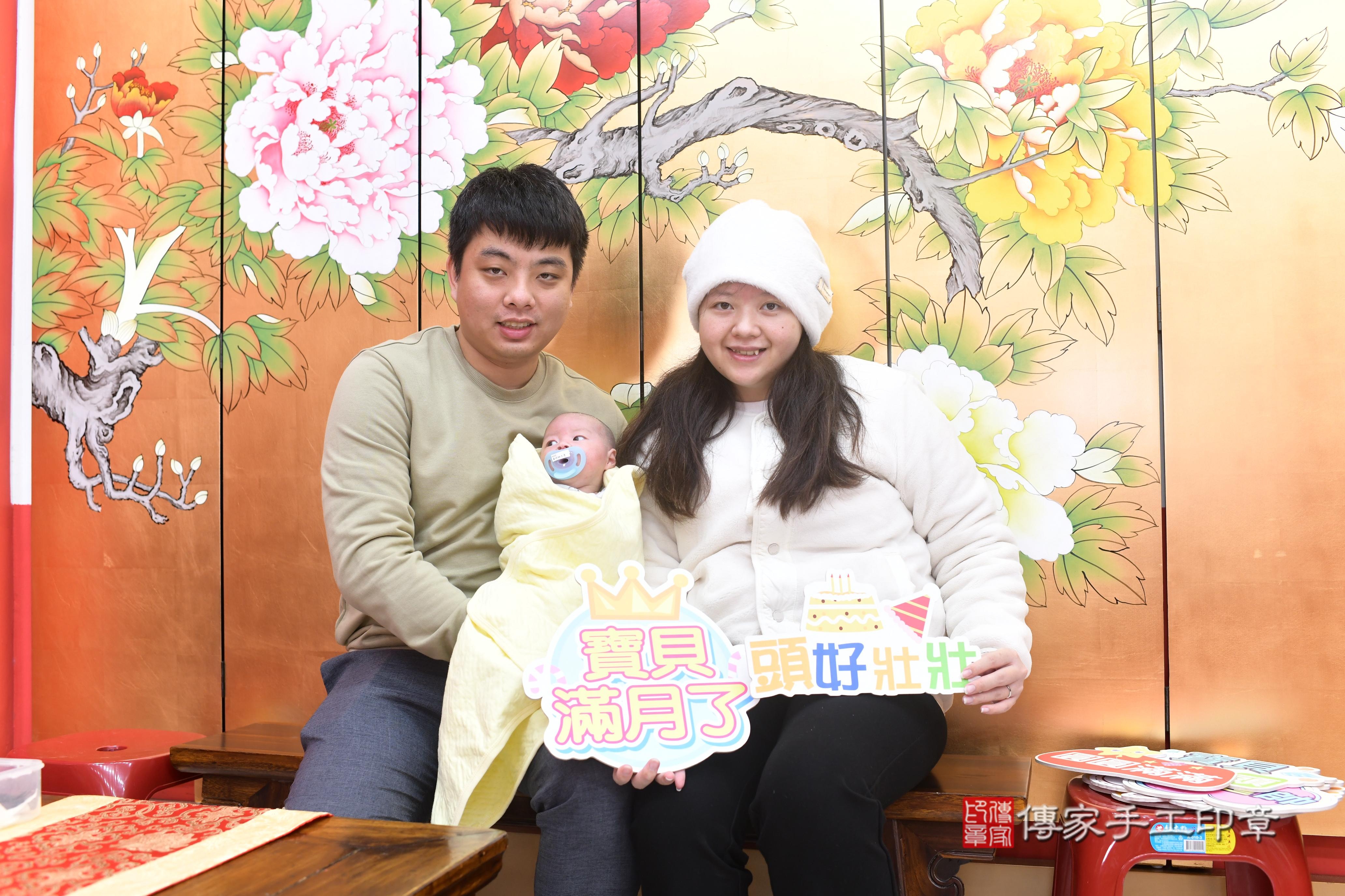 傳家手工印章高雄店、抓周、度脺、中國風會場、傳家嬰兒古禮、吉祥話、抓周道具物品24種、拍照。抓周證書。寶寶抓周、滿周歲、生日快樂、祝福
