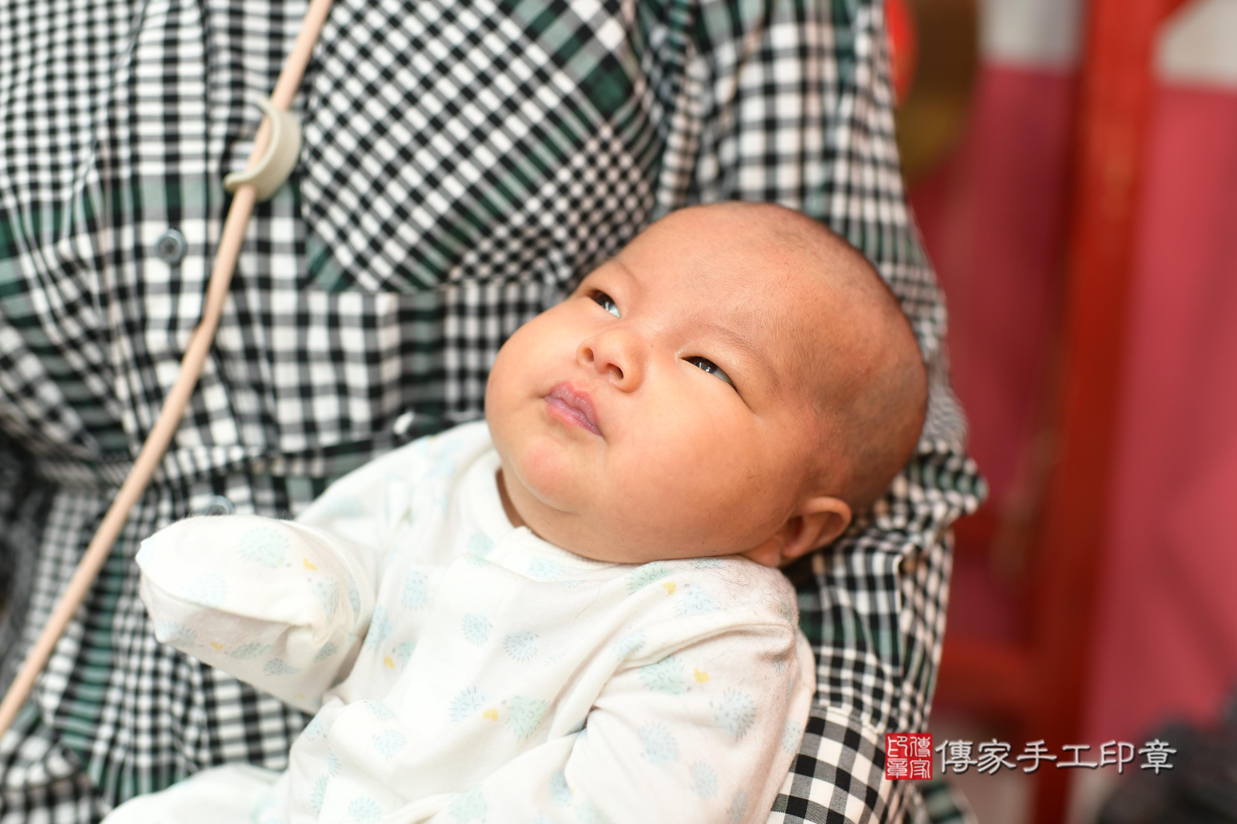 傳家手工印章高雄店、抓周、度脺、中國風會場、傳家嬰兒古禮、吉祥話、抓周道具物品24種、拍照。抓周證書。寶寶抓周、滿周歲、生日快樂、祝福