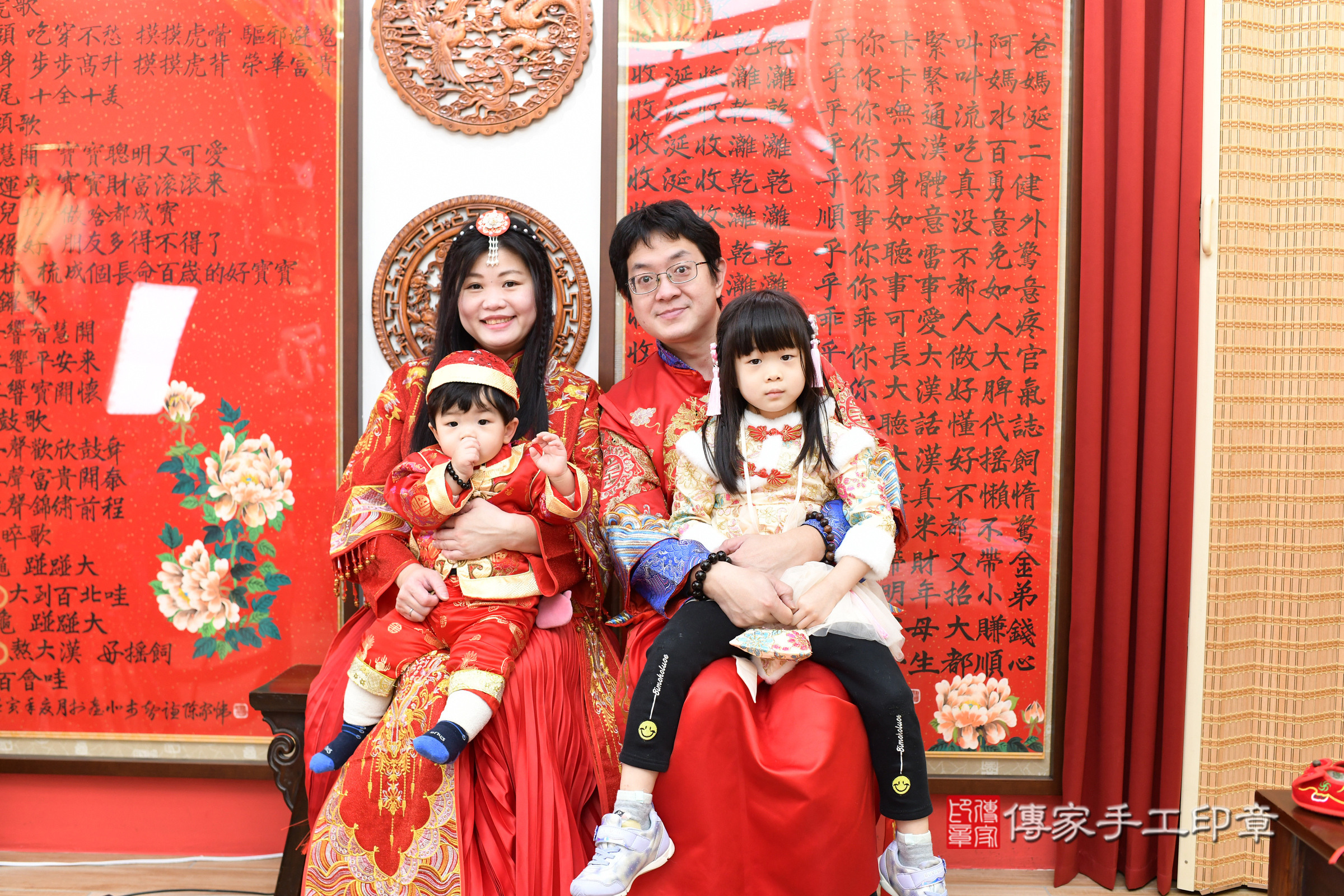 台北市大同區軒軒寶寶抓周推薦：傳家台北店抓周度脺中國風會場，嬰兒古禮抓周流程儀式吉祥話、抓周道具物品24種、拍照。抓周證書。2025.1.10，照片23
