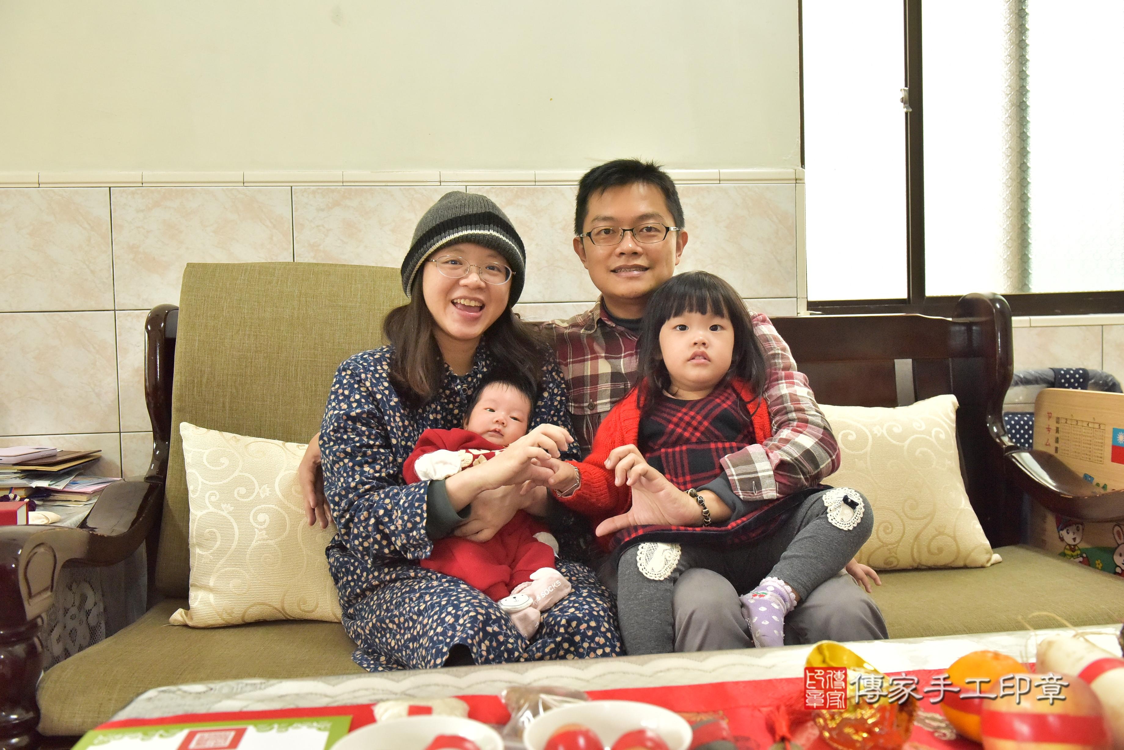 傳家手工印章高雄店、抓周、度脺、中國風會場、傳家嬰兒古禮、吉祥話、抓周道具物品24種、拍照。抓周證書。寶寶抓周、滿周歲、生日快樂、祝福