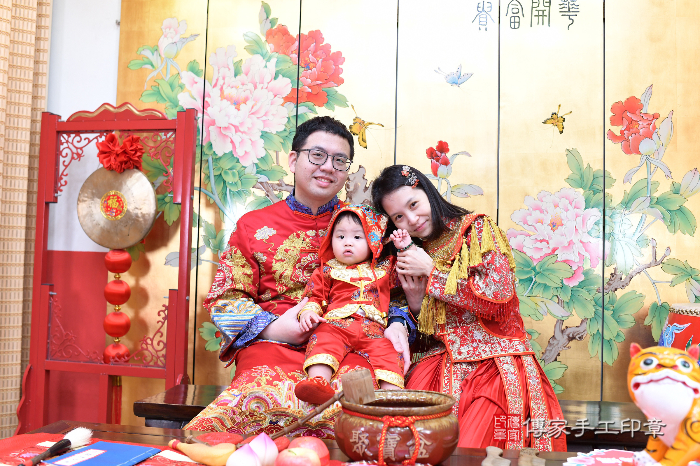 台北市大同區安安寶寶抓周推薦：傳家台北店抓周度脺中國風會場，嬰兒古禮抓周流程儀式吉祥話、抓周道具物品24種、拍照。抓周證書。2025.1.11，照片3