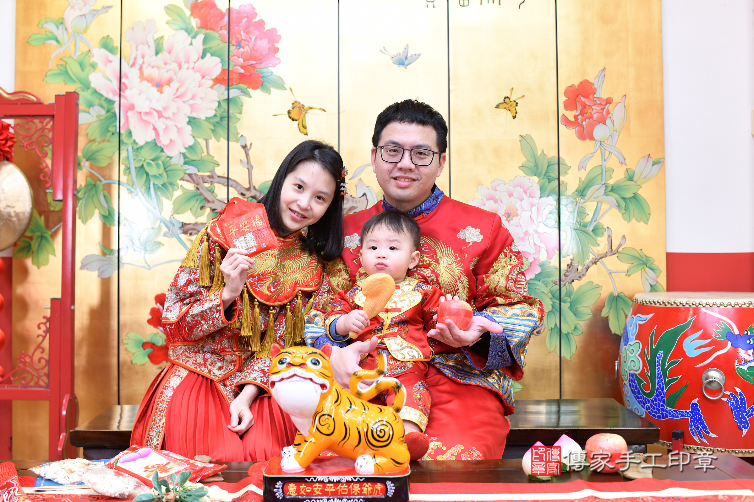 台北市大同區安安寶寶抓周推薦：傳家台北店抓周度脺中國風會場，嬰兒古禮抓周流程儀式吉祥話、抓周道具物品24種、拍照。抓周證書。2025.1.11，照片17
