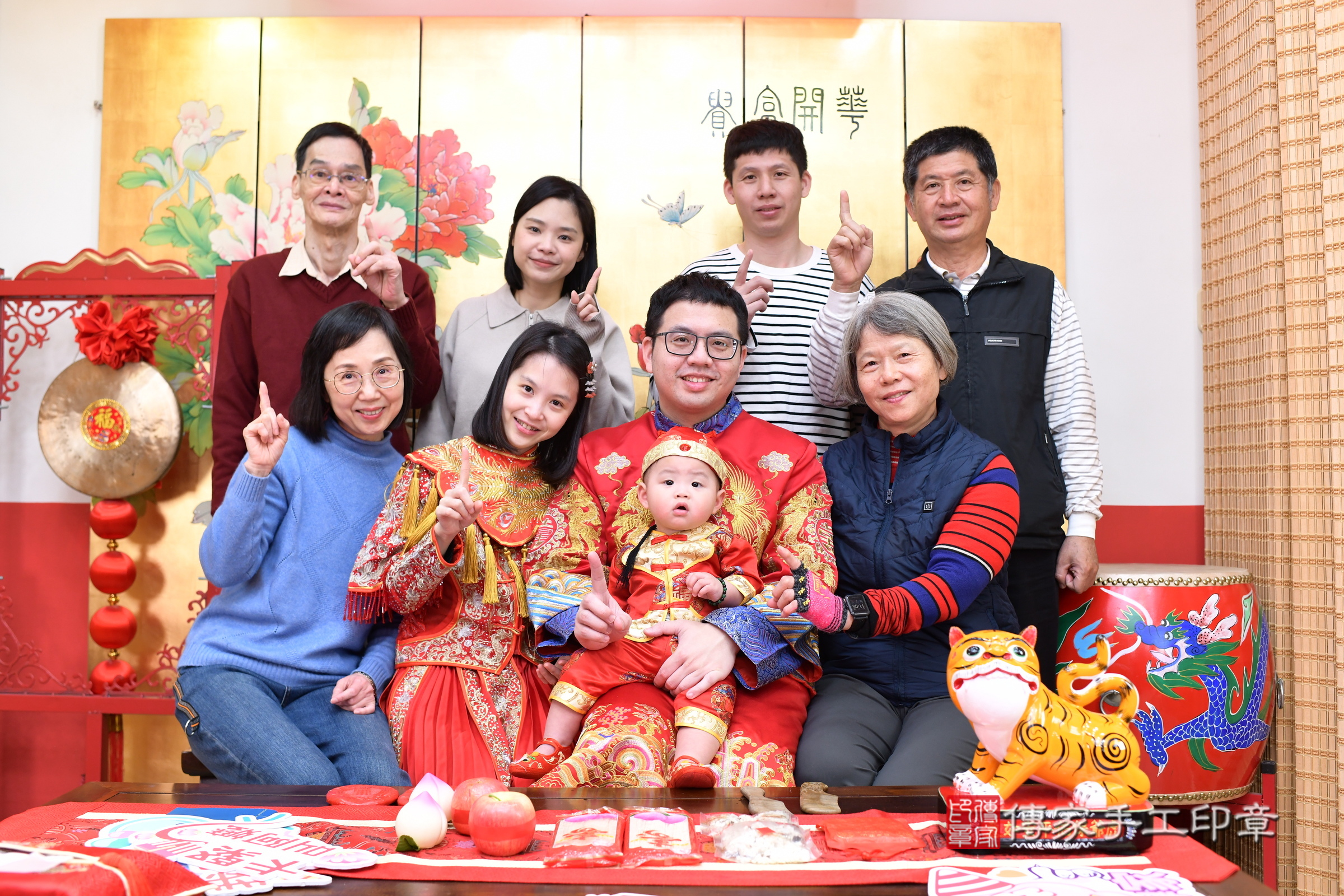台北市大同區安安寶寶抓周推薦：傳家台北店抓周度脺中國風會場，嬰兒古禮抓周流程儀式吉祥話、抓周道具物品24種、拍照。抓周證書。2025.1.11，照片23