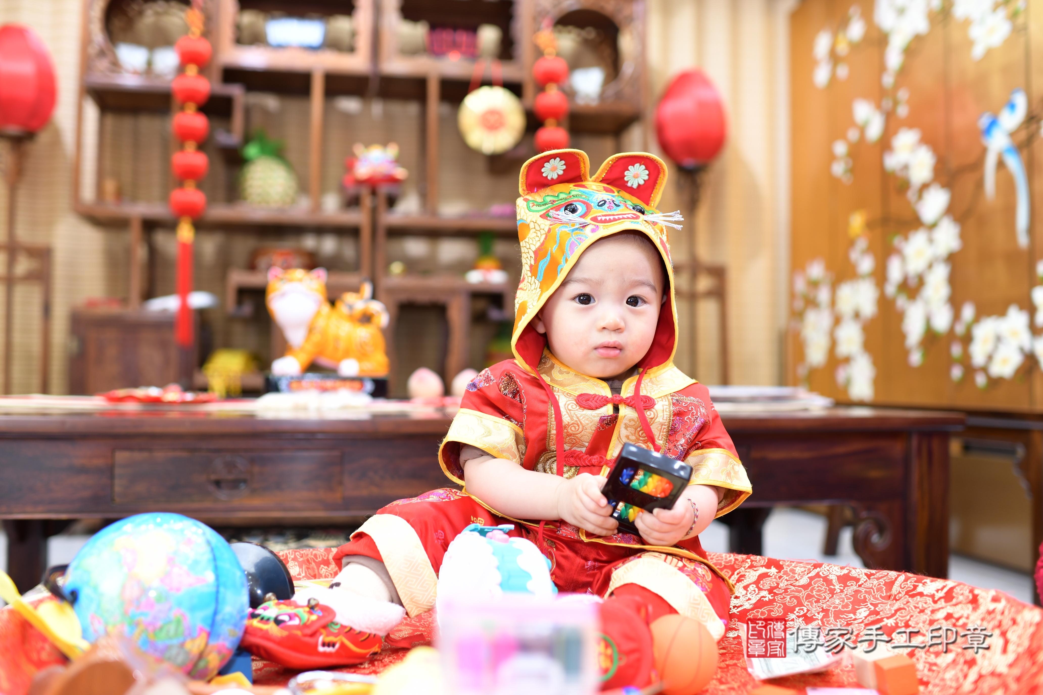 一歲抓週,百般祝福圍繞!台南市永康區元元 .....照:6
