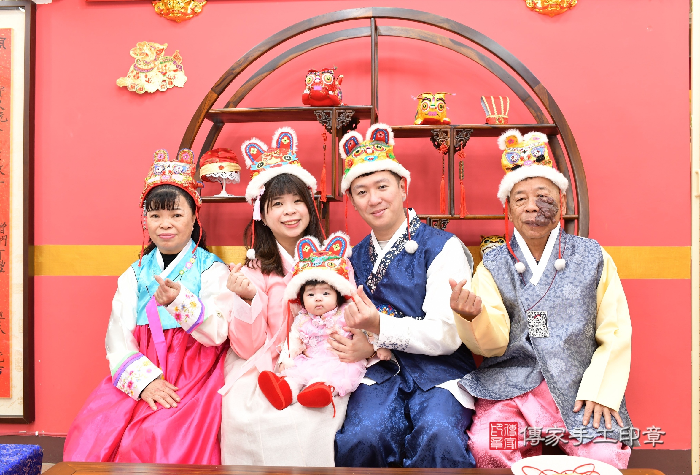 新北市永和區霈霈寶寶收涎推薦：傳家新北店收涎中國風會場，嬰兒古禮收涎收口水流程儀式、收涎吉祥話、收涎餅乾、收涎拍照。收涎證書。2025.1.18，照片10