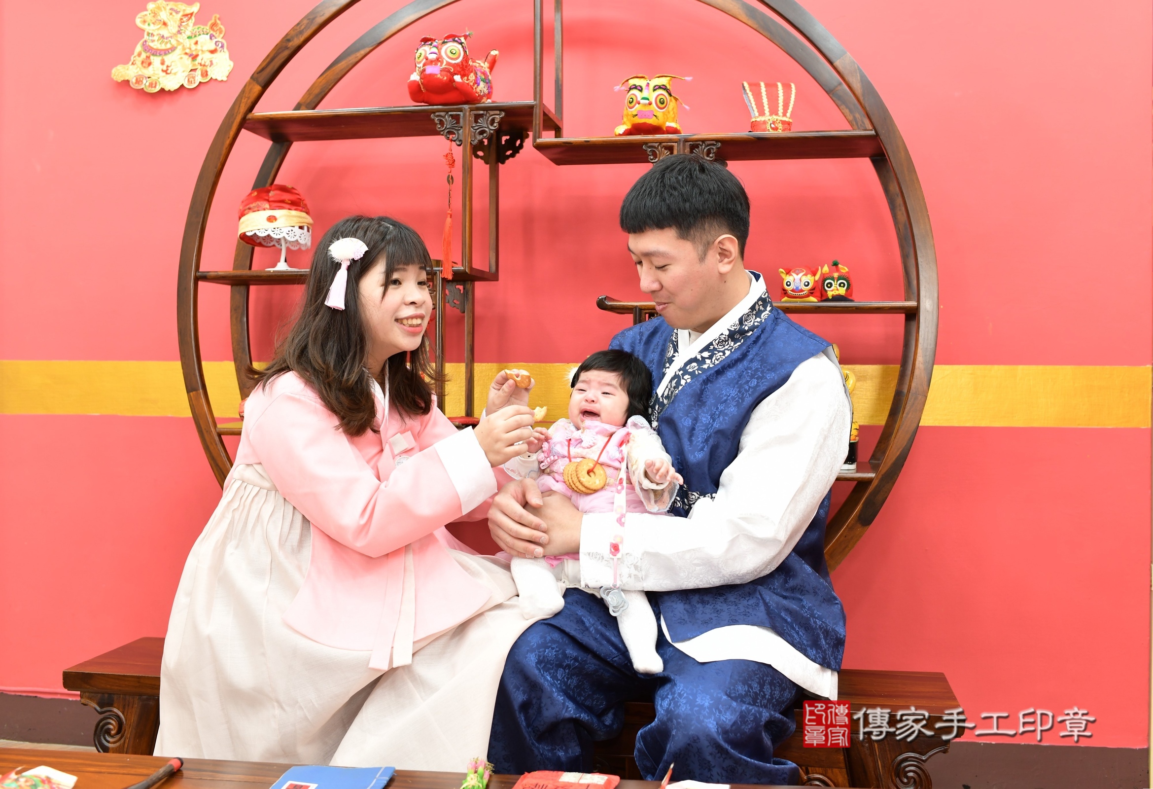 新北市永和區霈霈寶寶收涎推薦：傳家新北店收涎中國風會場，嬰兒古禮收涎收口水流程儀式、收涎吉祥話、收涎餅乾、收涎拍照。收涎證書。2025.1.18，照片16