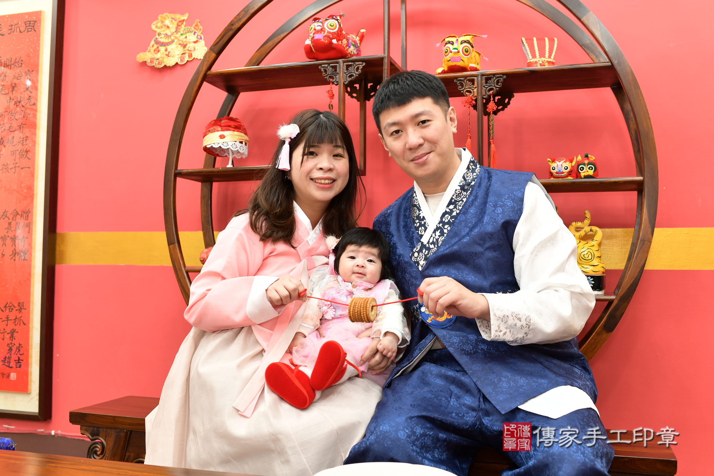 新北市永和區霈霈寶寶收涎推薦：傳家新北店收涎中國風會場，嬰兒古禮收涎收口水流程儀式、收涎吉祥話、收涎餅乾、收涎拍照。收涎證書。2025.1.18，照片12
